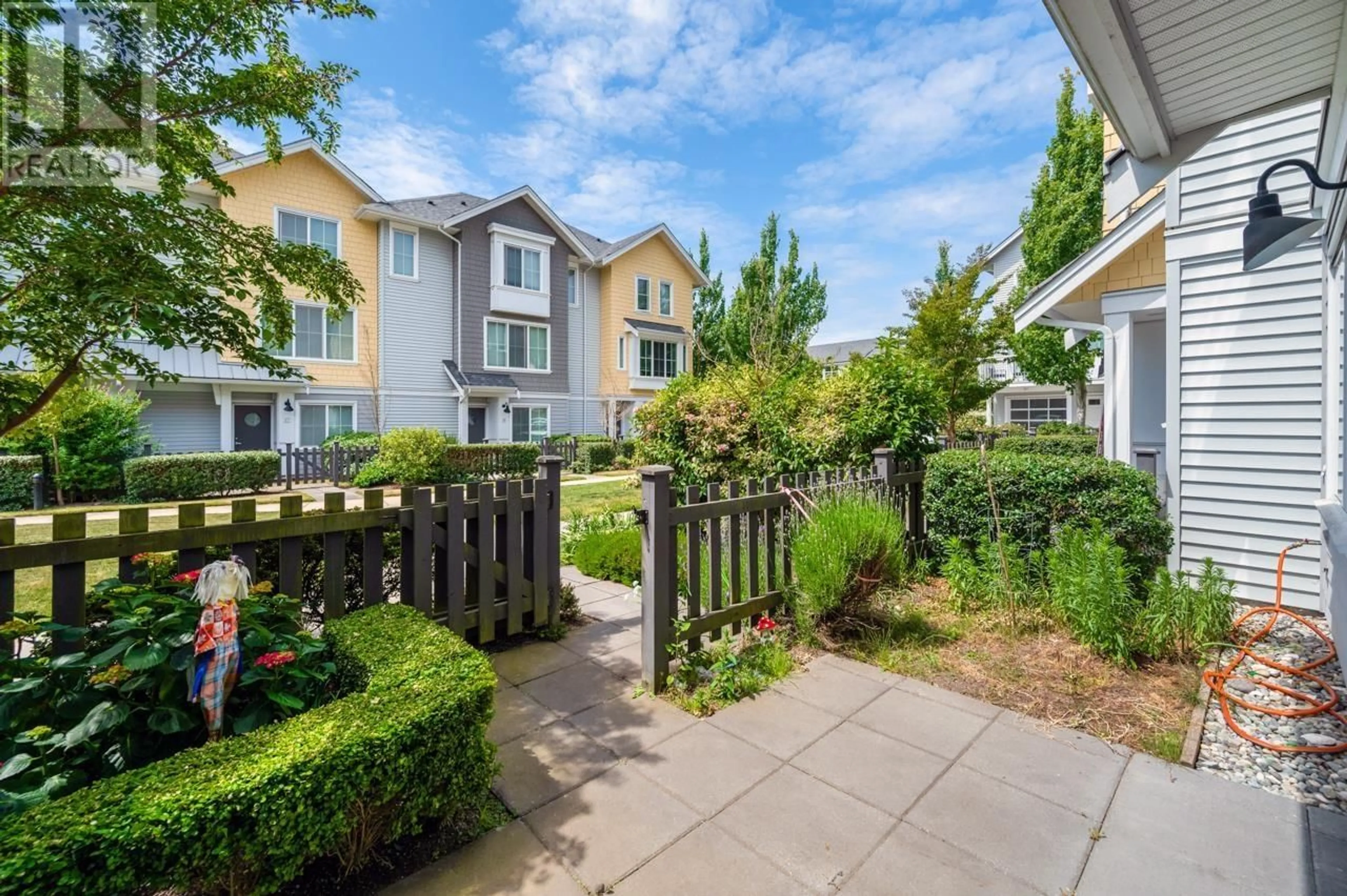 Patio, street for 139 - 5550 ADMIRAL WAY, Ladner British Columbia V4K0C4