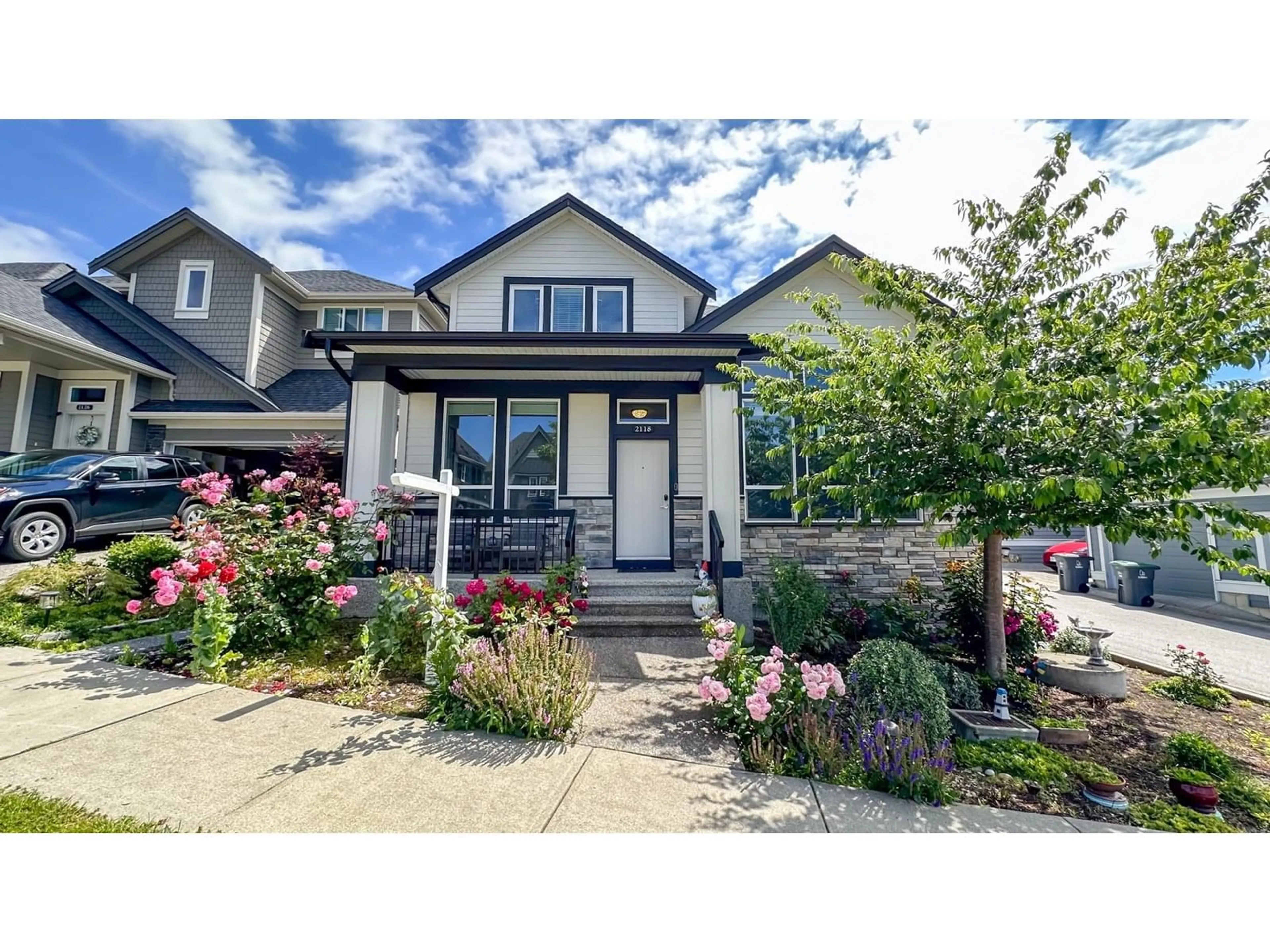 Home with vinyl exterior material, street for 2118 165, Surrey British Columbia V3Z0V7