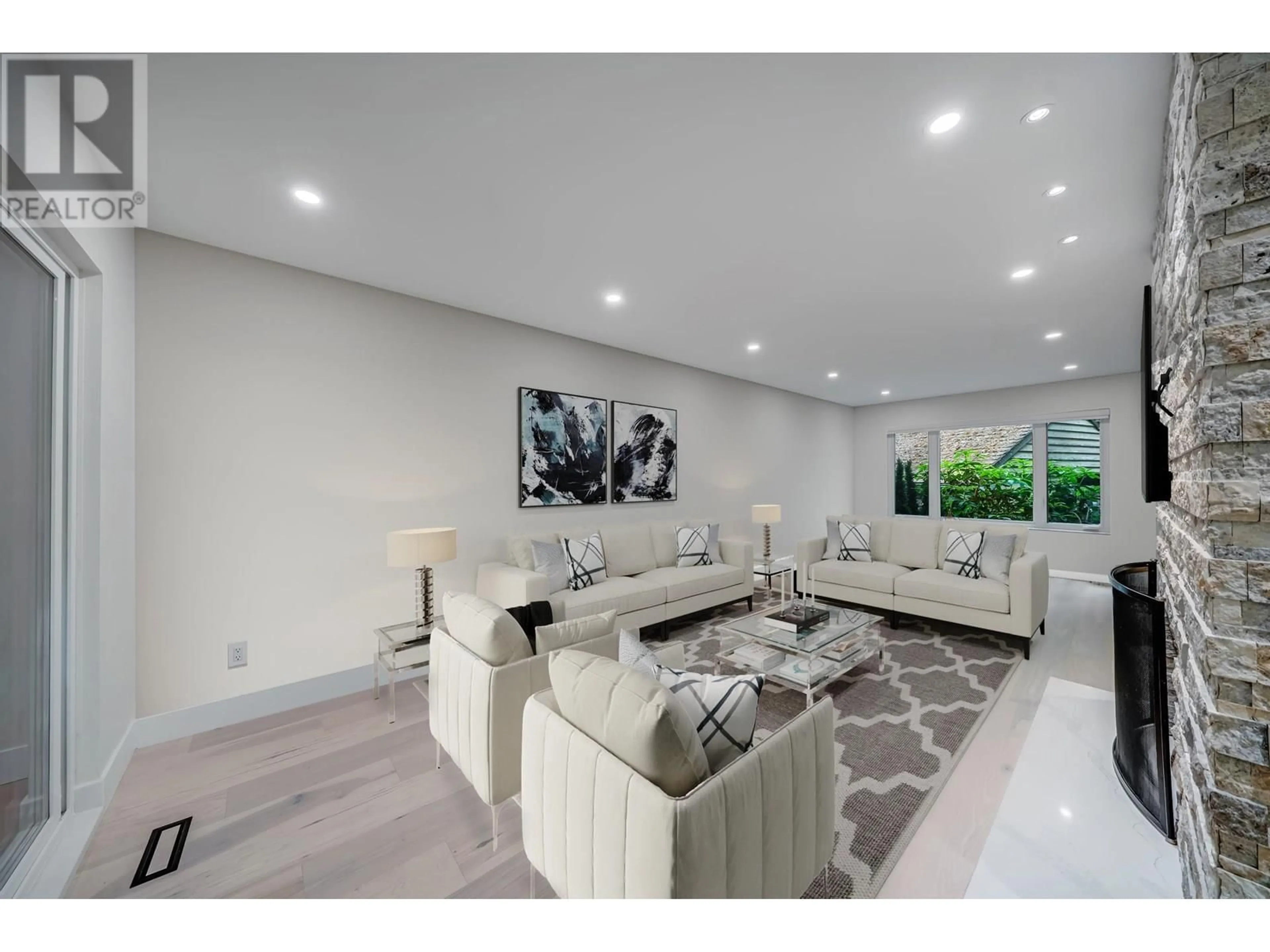 Living room with furniture, unknown for 867 FREDERICK ROAD, North Vancouver British Columbia V7K2Y5