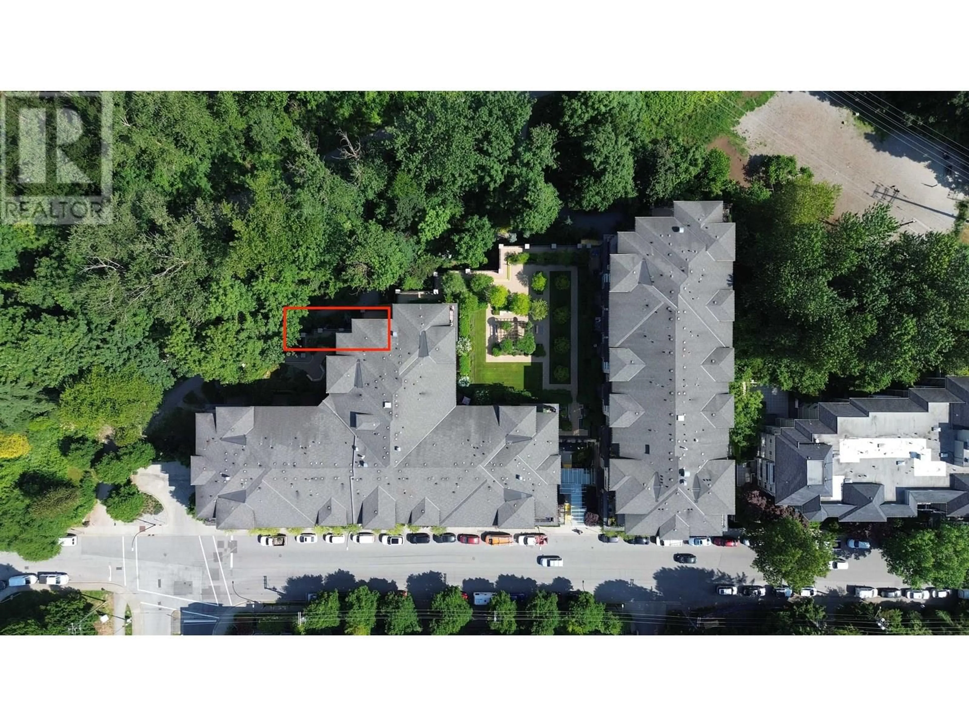 A pic from outside/outdoor area/front of a property/back of a property/a pic from drone, street for 613 - 2495 WILSON AVENUE, Port Coquitlam British Columbia V3C0E4