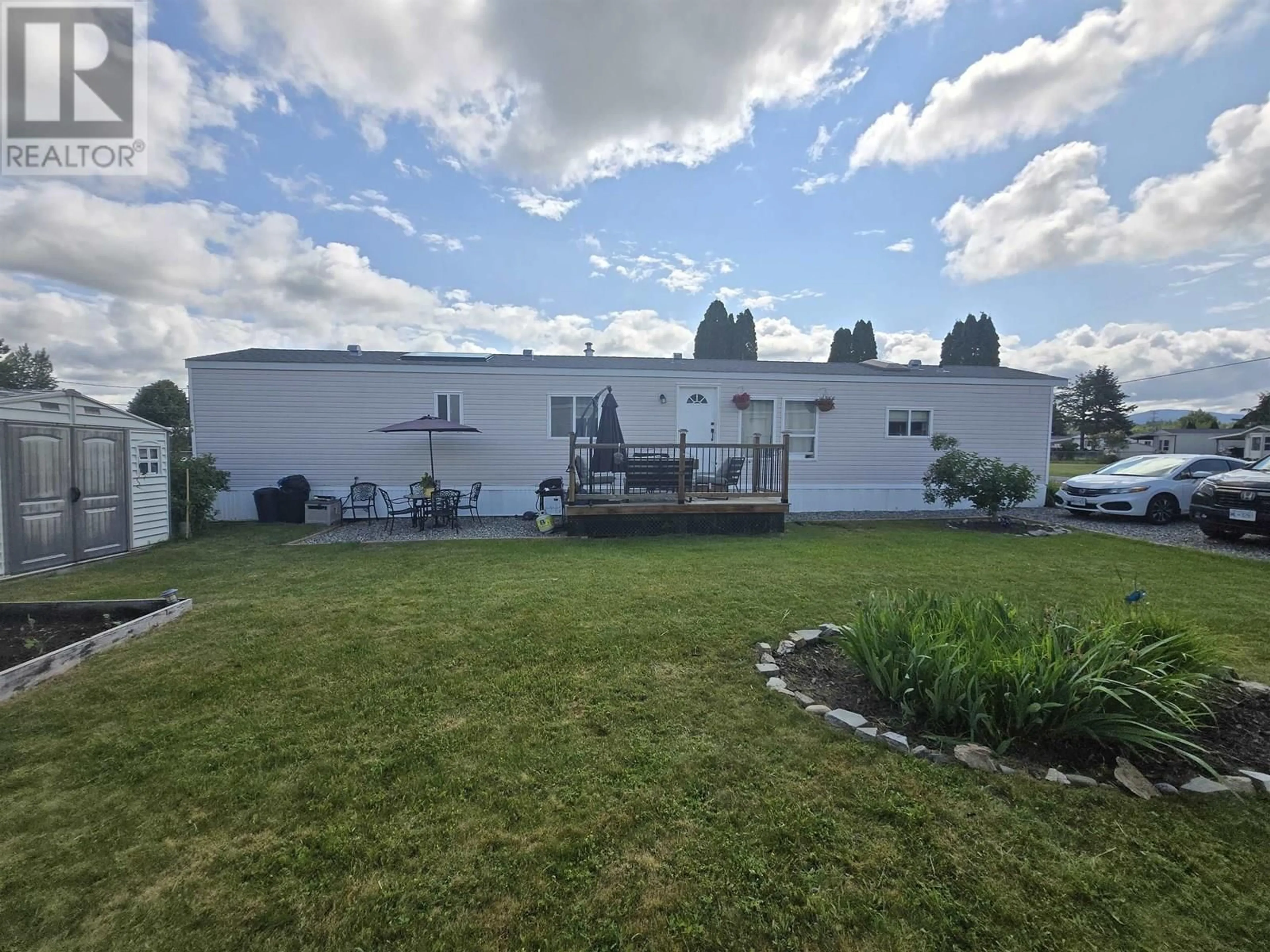A pic from outside/outdoor area/front of a property/back of a property/a pic from drone, unknown for 6 - 602 ELM STREET, Quesnel British Columbia V2J3X1
