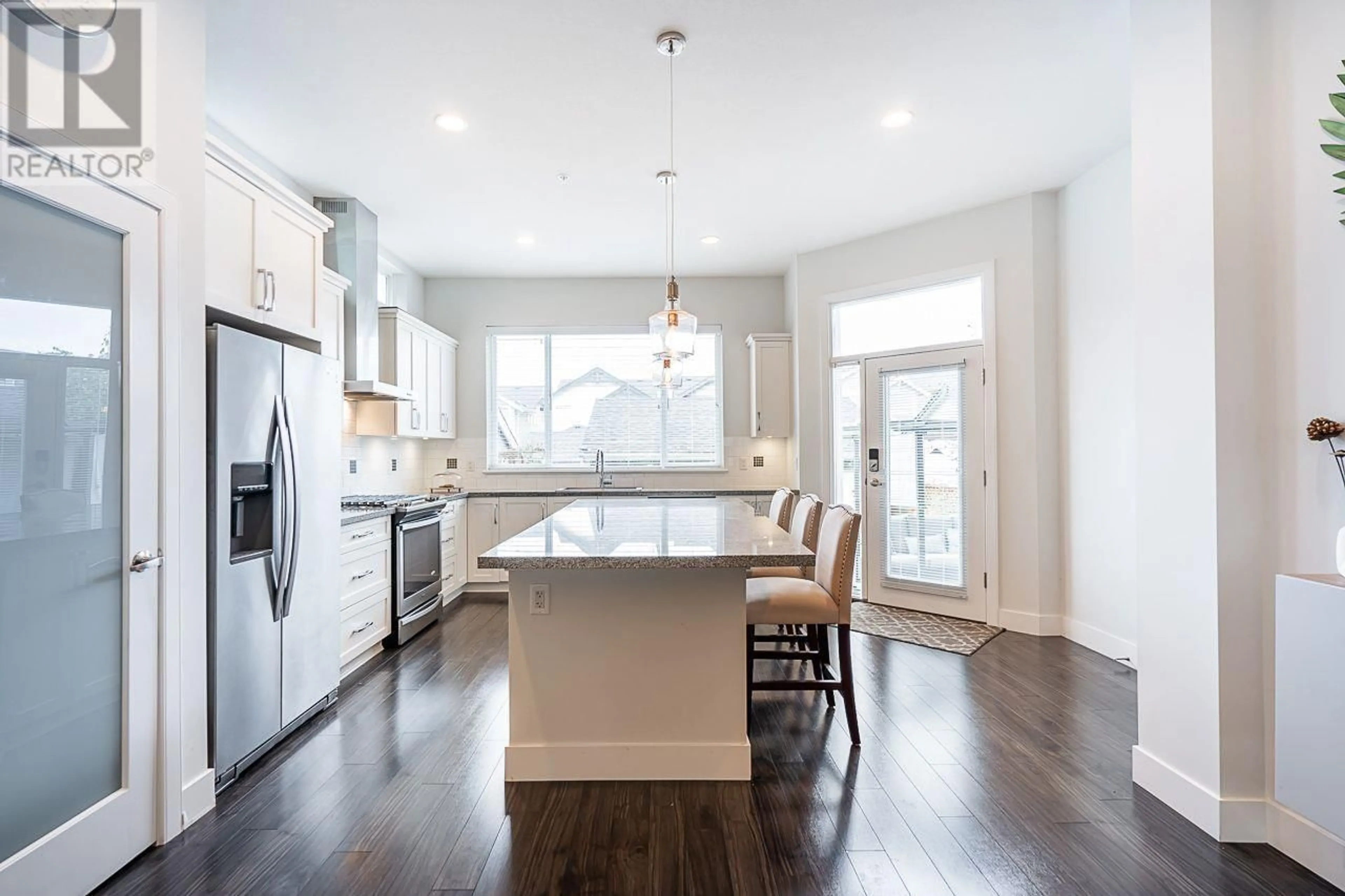 Open concept kitchen, unknown for 10489 ROBERTSON STREET, Maple Ridge British Columbia V2W0H8