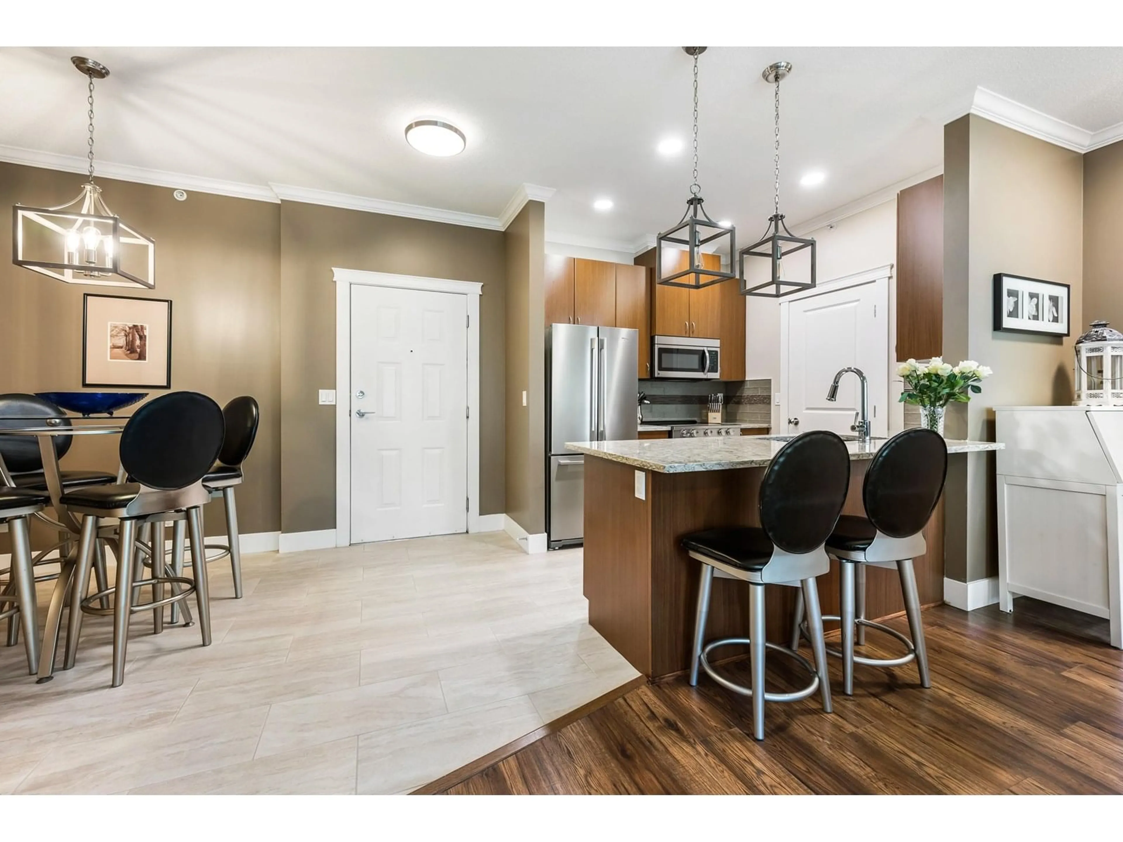 Open concept kitchen, unknown for 411 - 2581 LANGDON, Abbotsford British Columbia V2T7A3