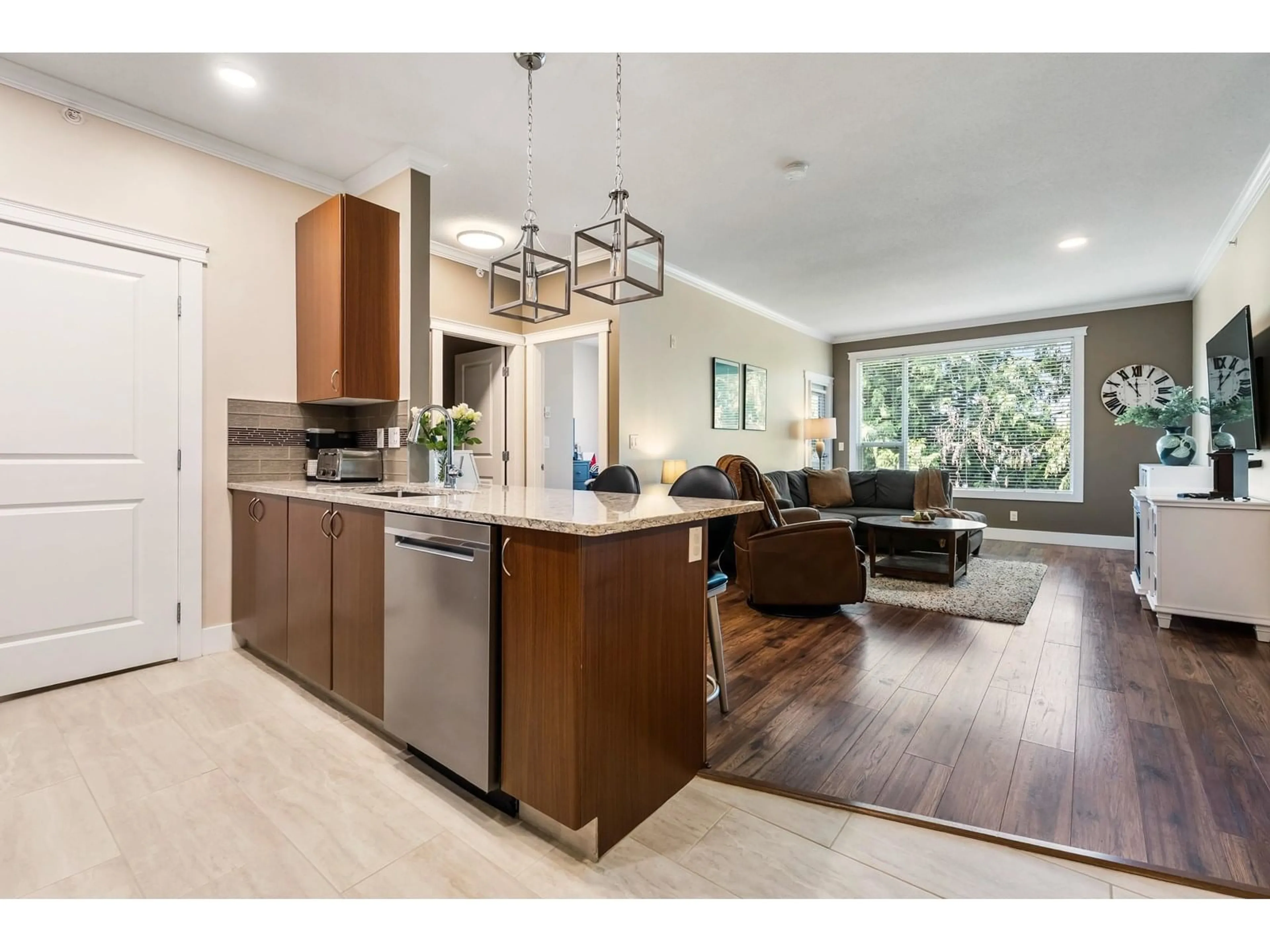 Open concept kitchen, unknown for 411 - 2581 LANGDON, Abbotsford British Columbia V2T7A3