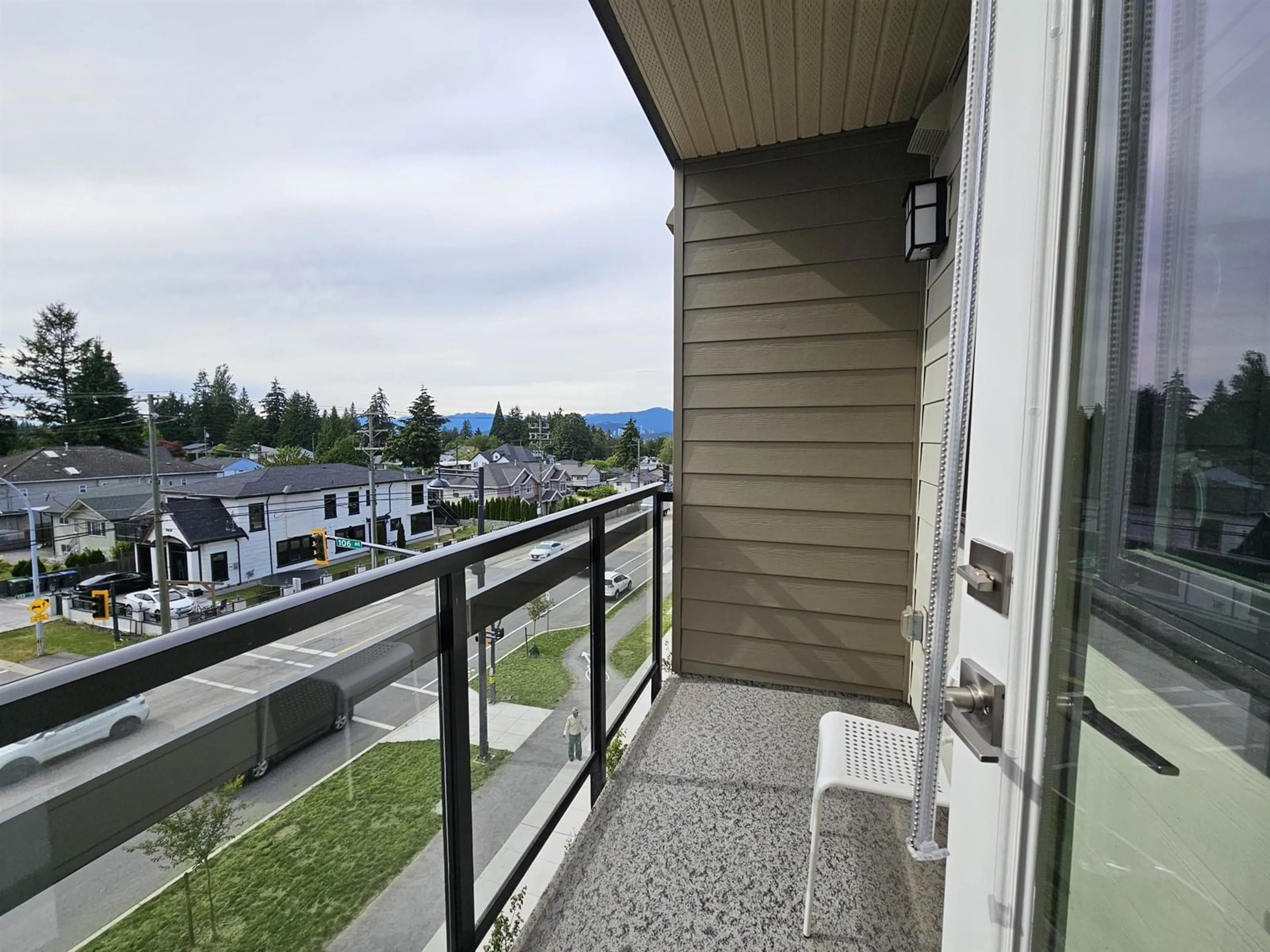Balcony in the apartment, mountain view for 403 - 10616 132, Surrey British Columbia V3T0T3