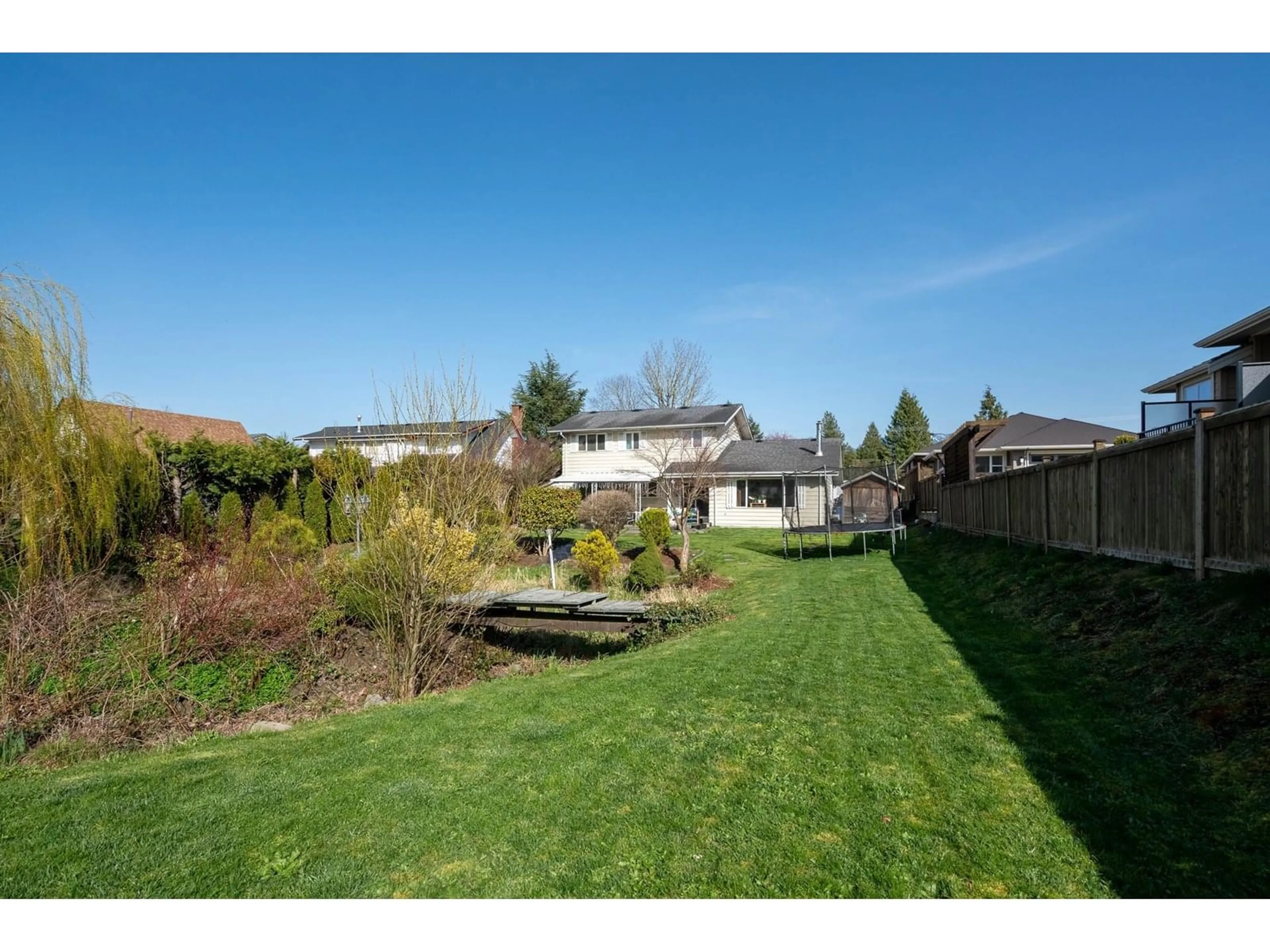 A pic from outside/outdoor area/front of a property/back of a property/a pic from drone, unknown for 6595 VEDDER ROAD, Chilliwack British Columbia V2R1C9