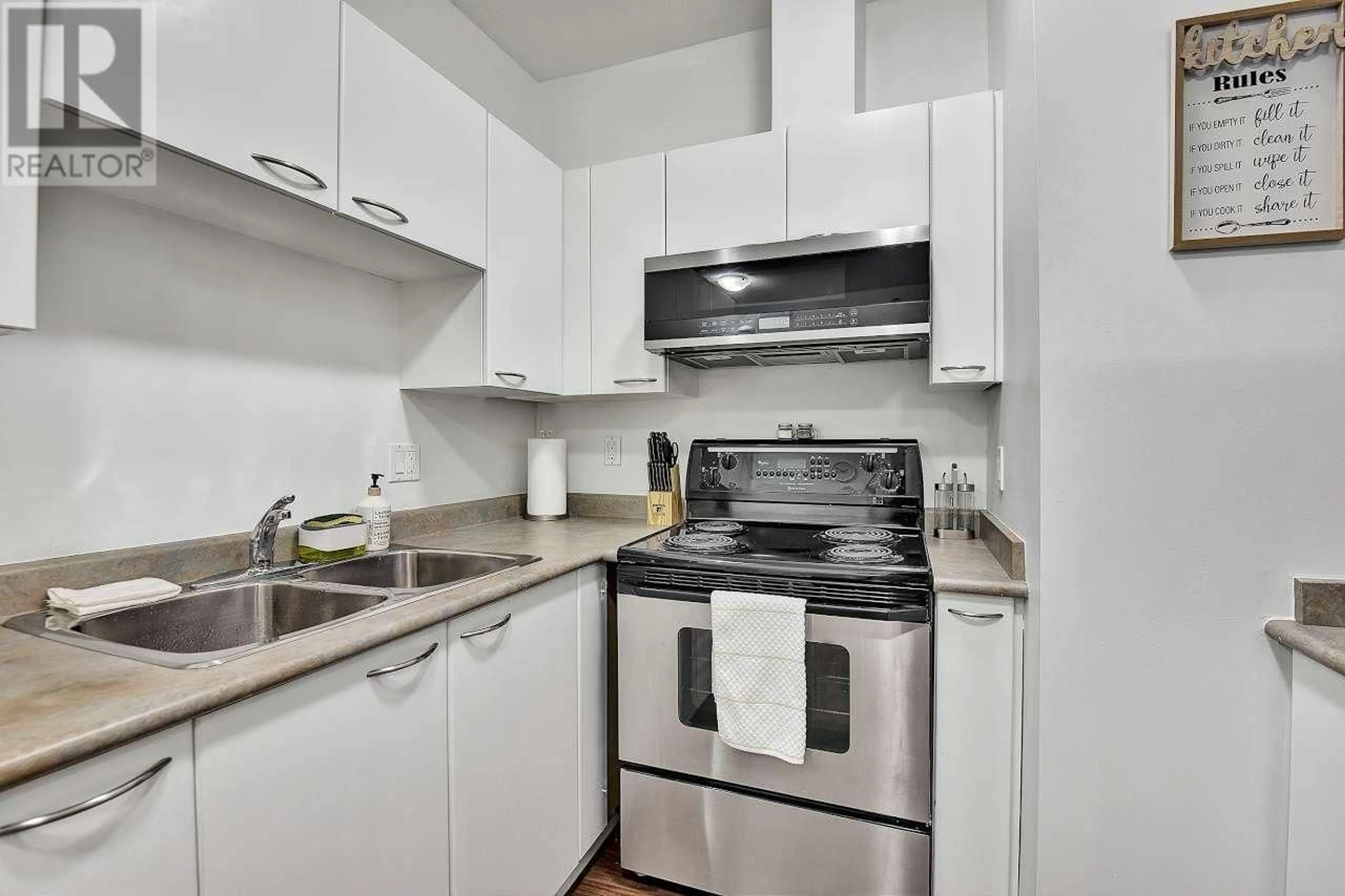 Standard kitchen, unknown for 204 - 1249 GRANVILLE STREET, Vancouver British Columbia V6Z1M5