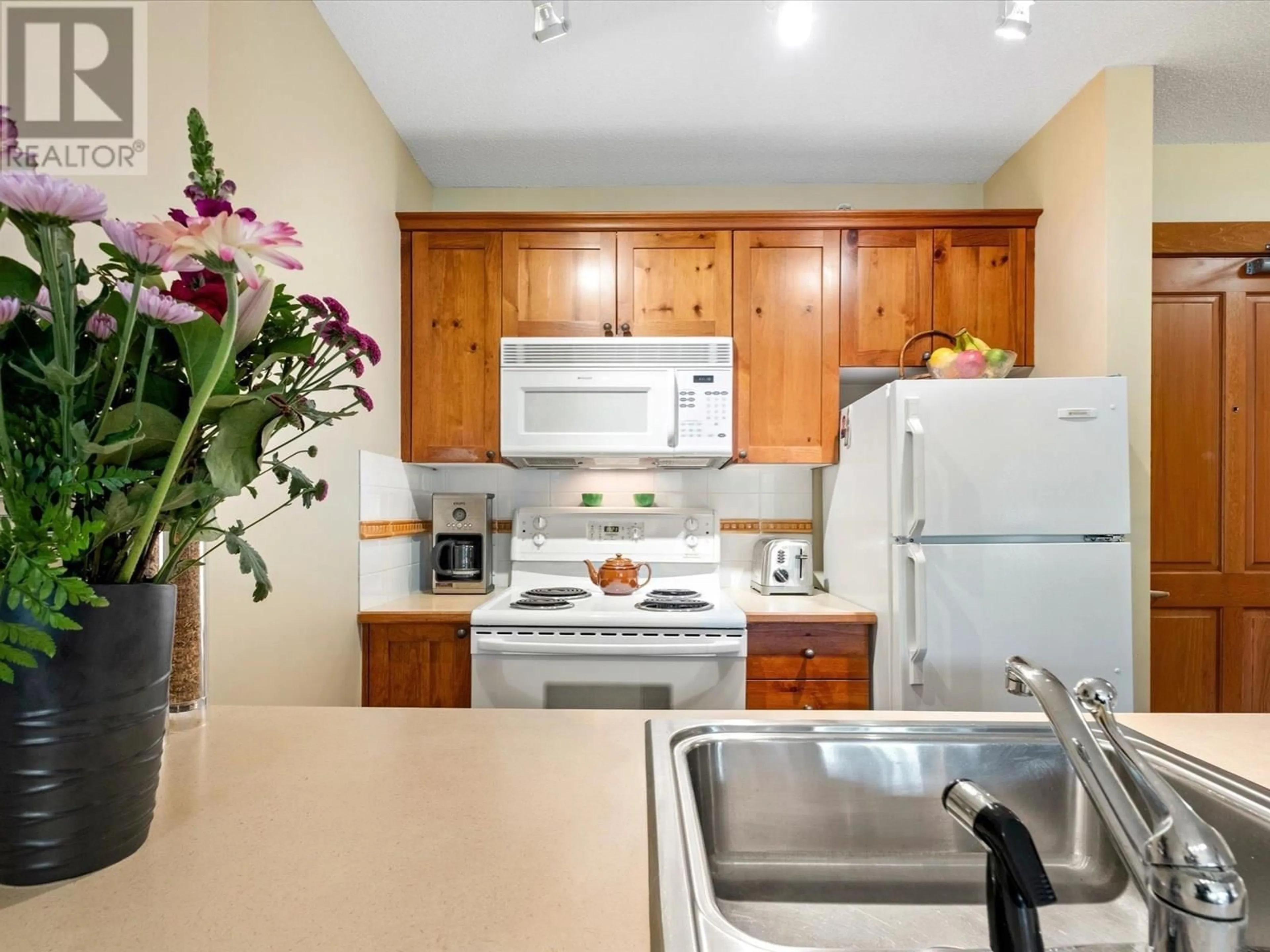 Standard kitchen, unknown for 511 - 4660 BLACKCOMB WAY, Whistler British Columbia V0N1B4