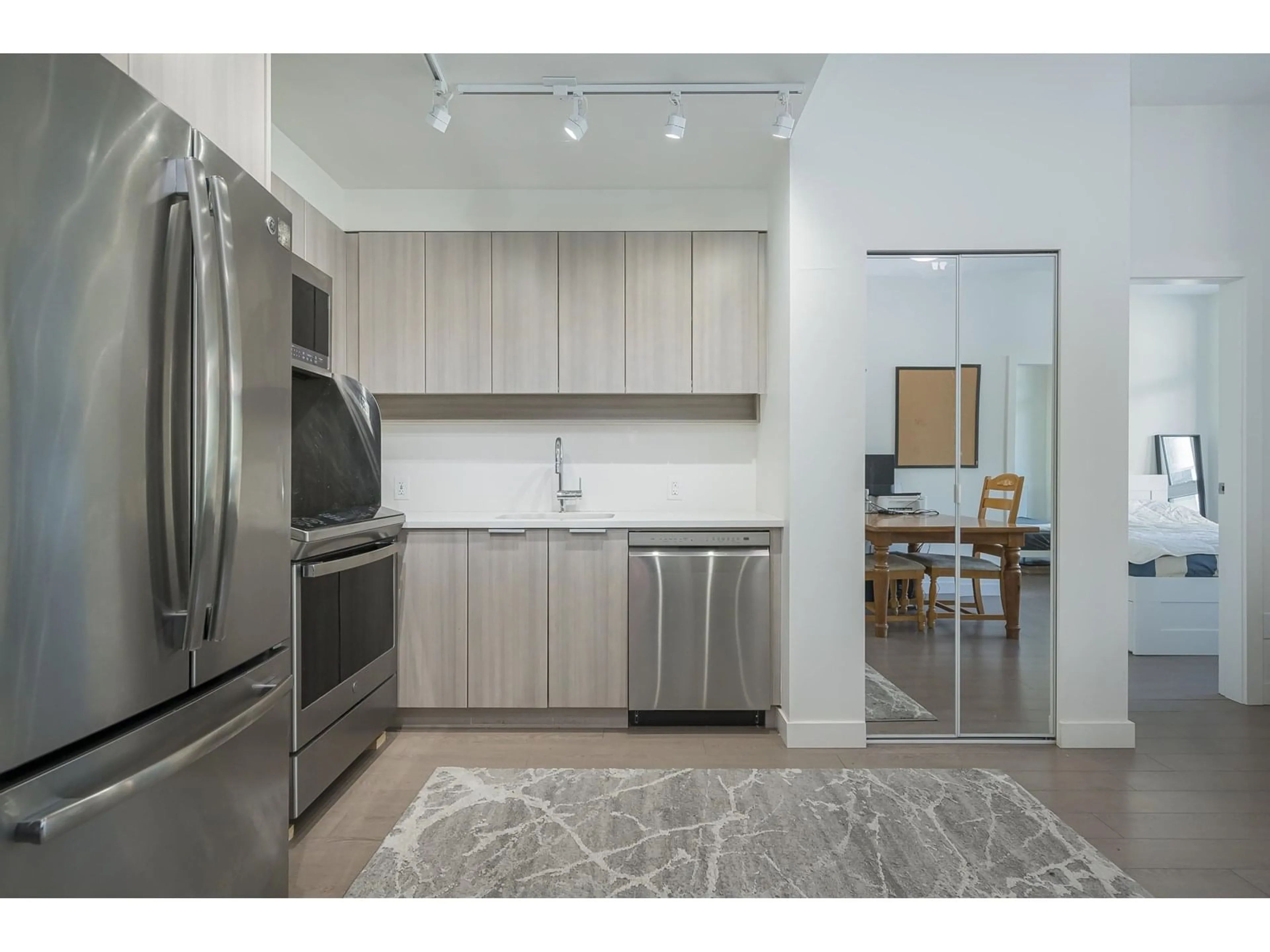 Unknown for 315 - 13308 CENTRAL, Surrey British Columbia V3T0M4