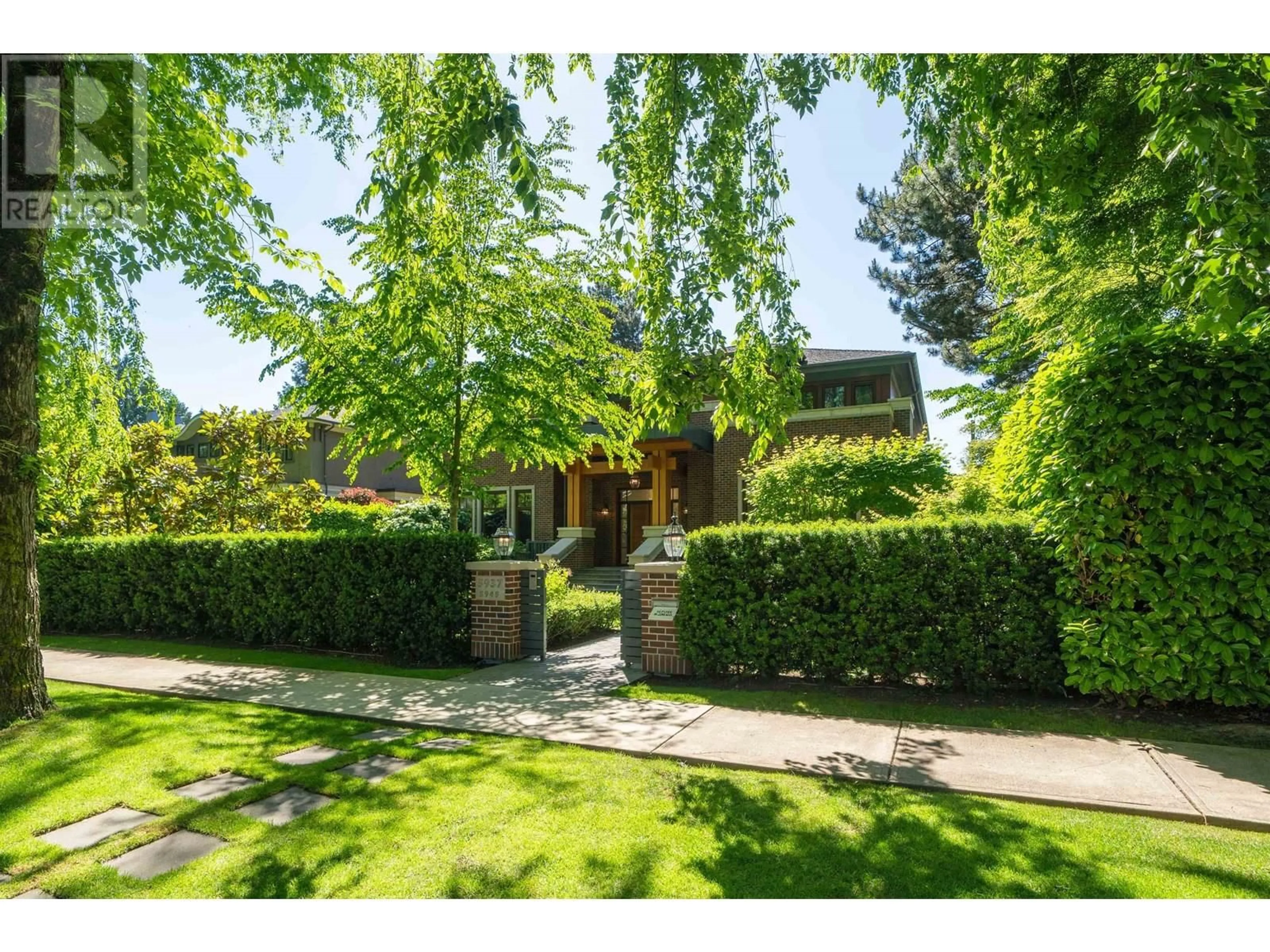 A pic from outside/outdoor area/front of a property/back of a property/a pic from drone, street for 5937 CHURCHILL STREET, Vancouver British Columbia V6M3H4