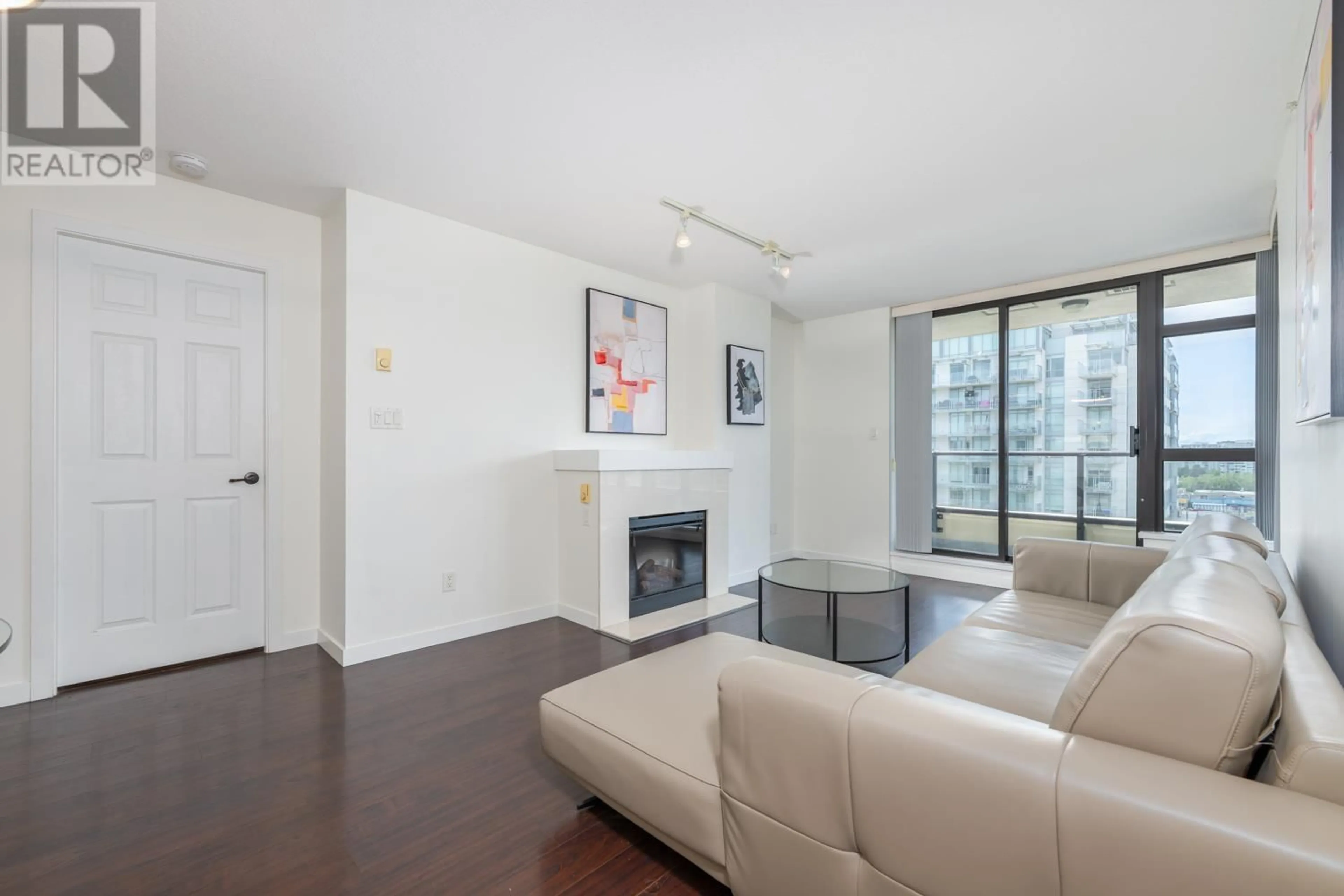 Living room with furniture, unknown for 1101 - 8120 LANSDOWNE ROAD, Richmond British Columbia V6X0A1