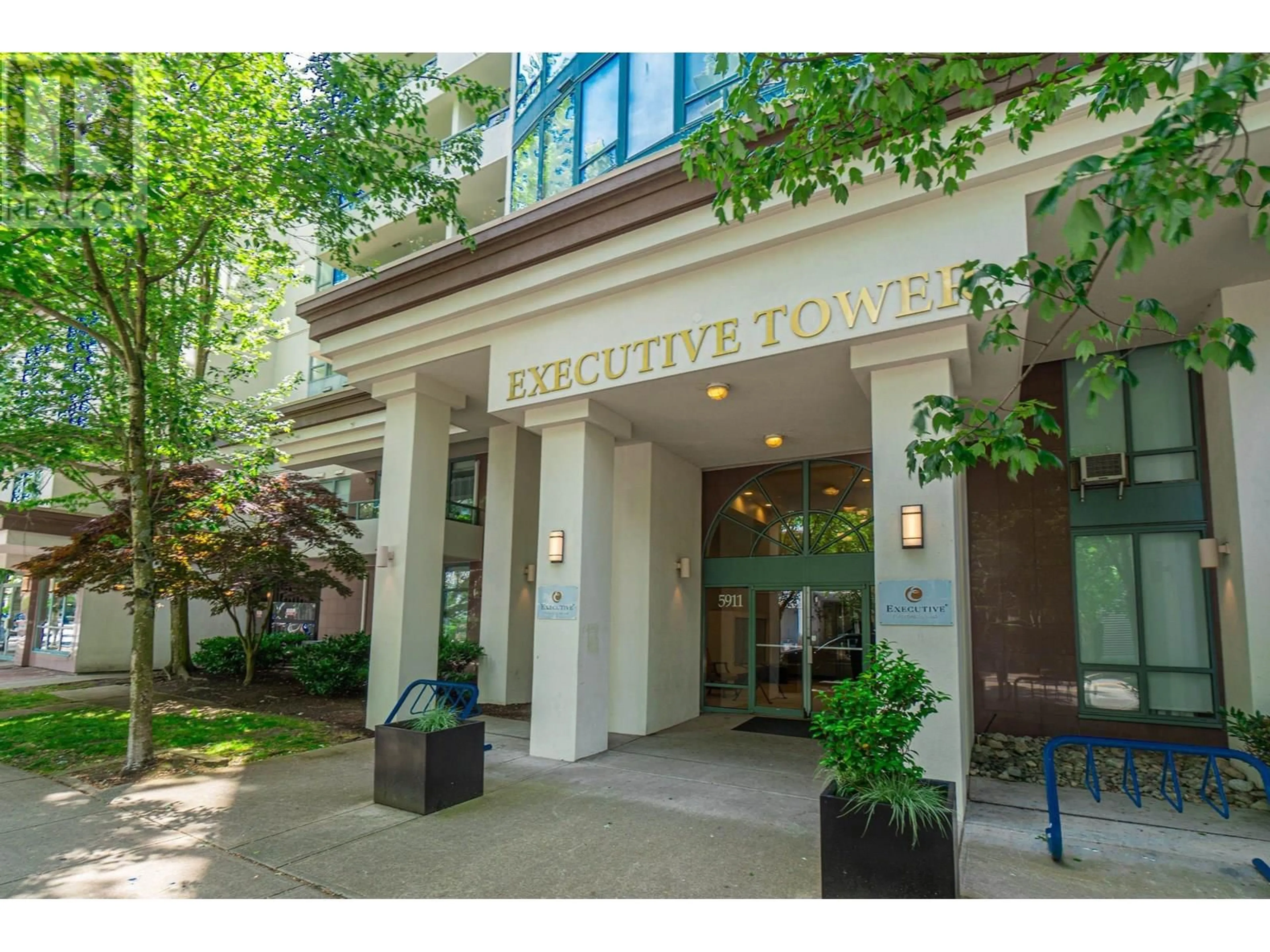 Indoor foyer for 304 - 5911 ALDERBRIDGE WAY, Richmond British Columbia V6X4C6
