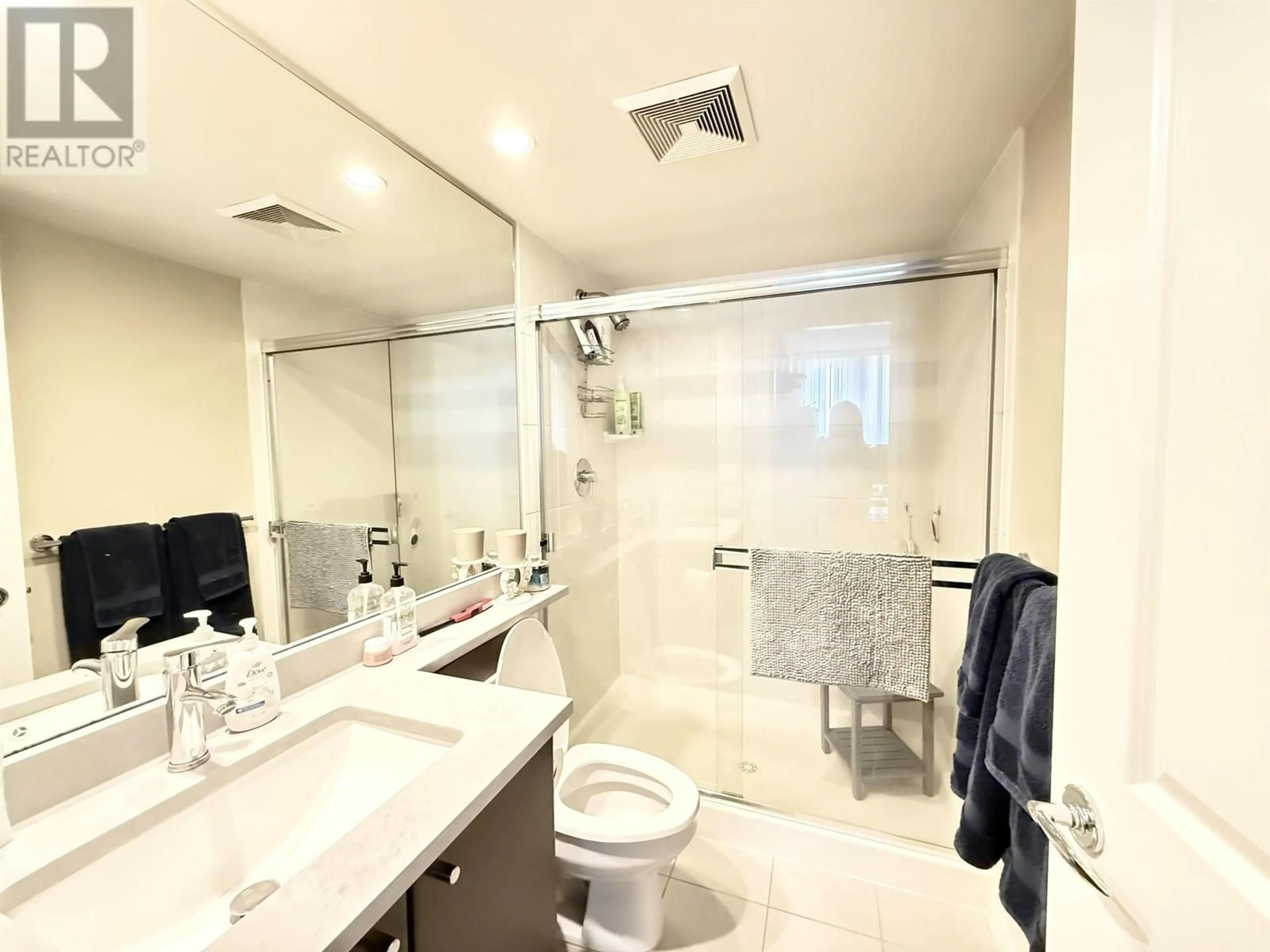 Standard bathroom, ceramic/tile floor for 807 - 5068 KWANTLEN STREET, Richmond British Columbia V6X4K4