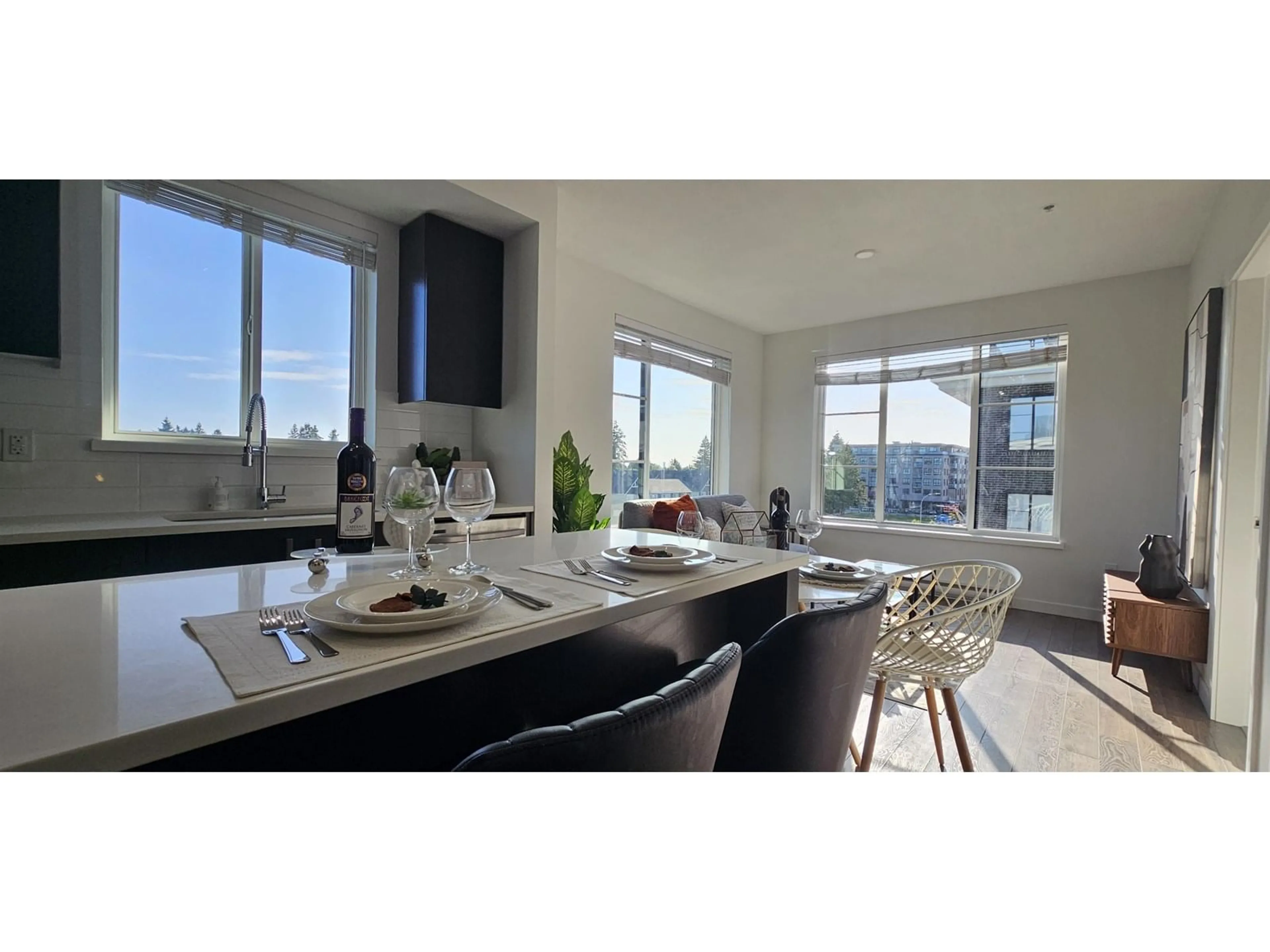 Open concept kitchen, unknown for 501 - 15825 85, Surrey British Columbia V4N6W9