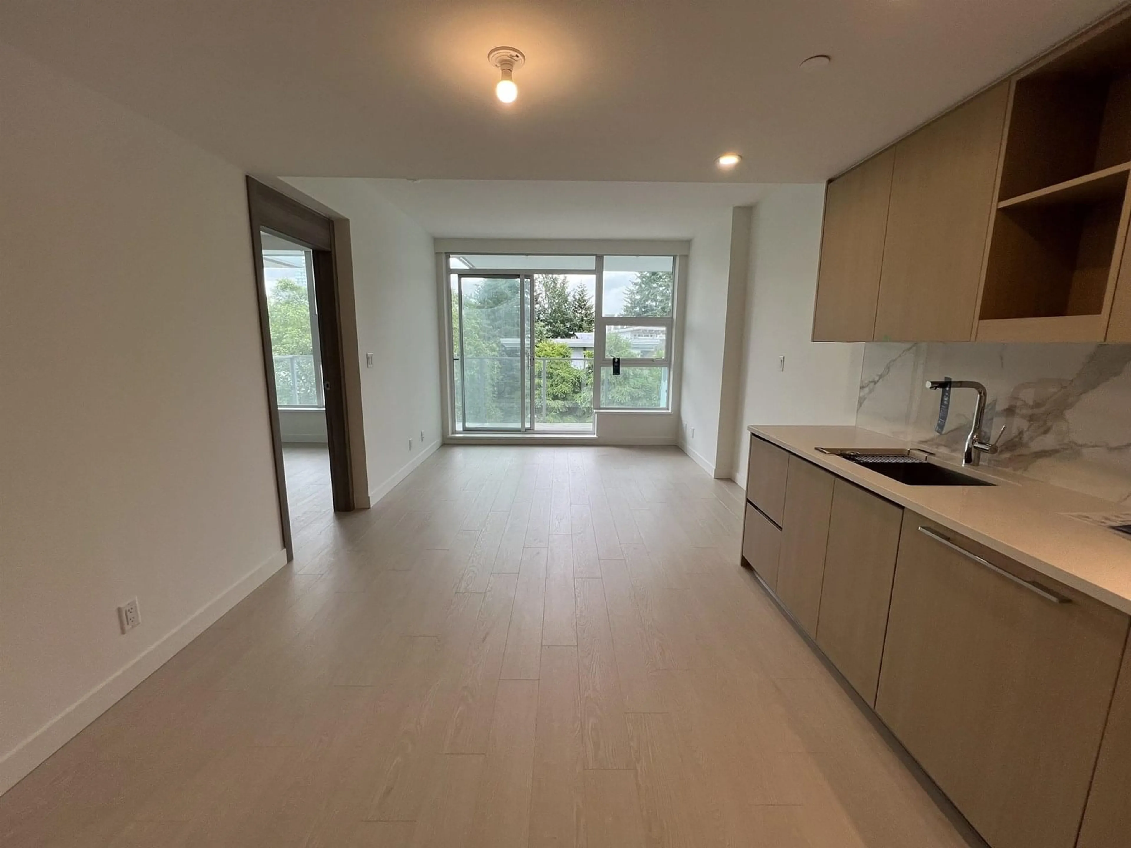 A pic of a room for 611 - 13778 100TH, Surrey British Columbia V3T0V3