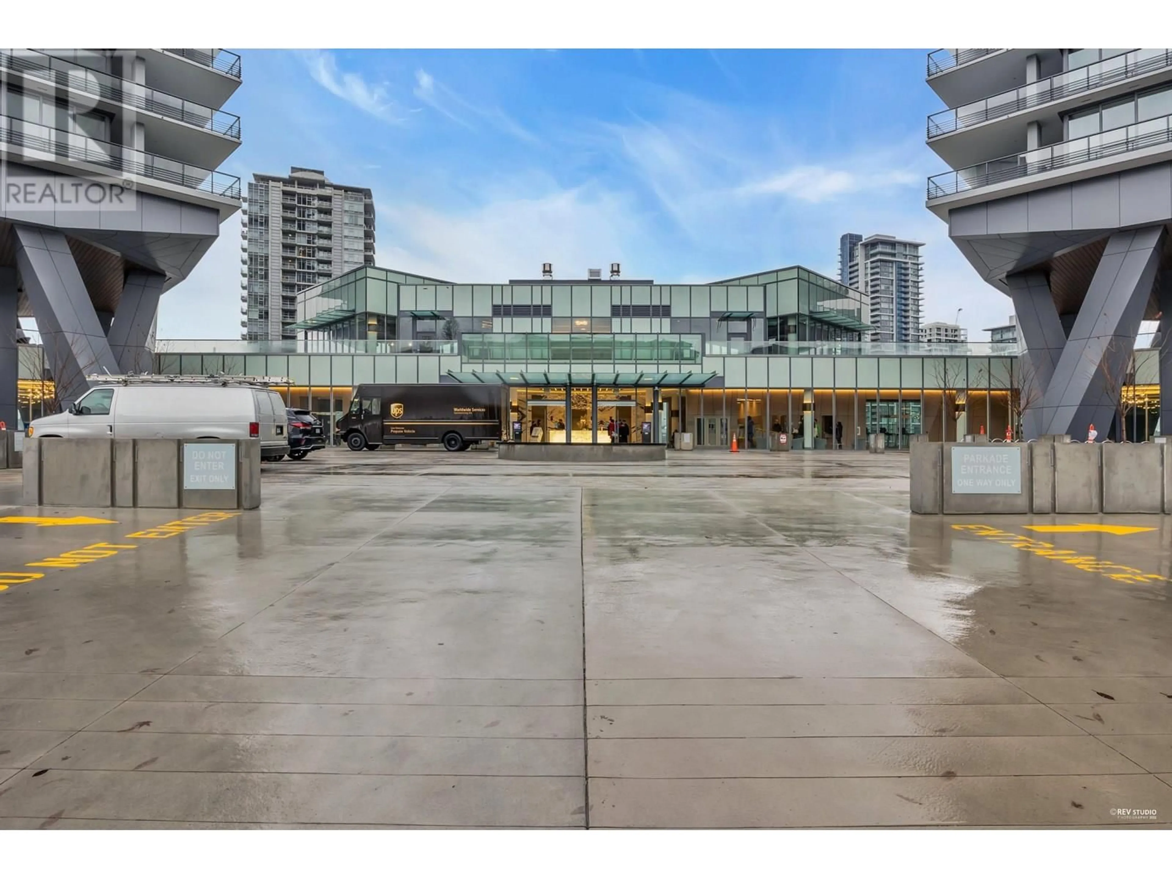 Indoor foyer for 4807 - 4730 LOUGHEED HIGHWAY, Burnaby British Columbia V5C0M9