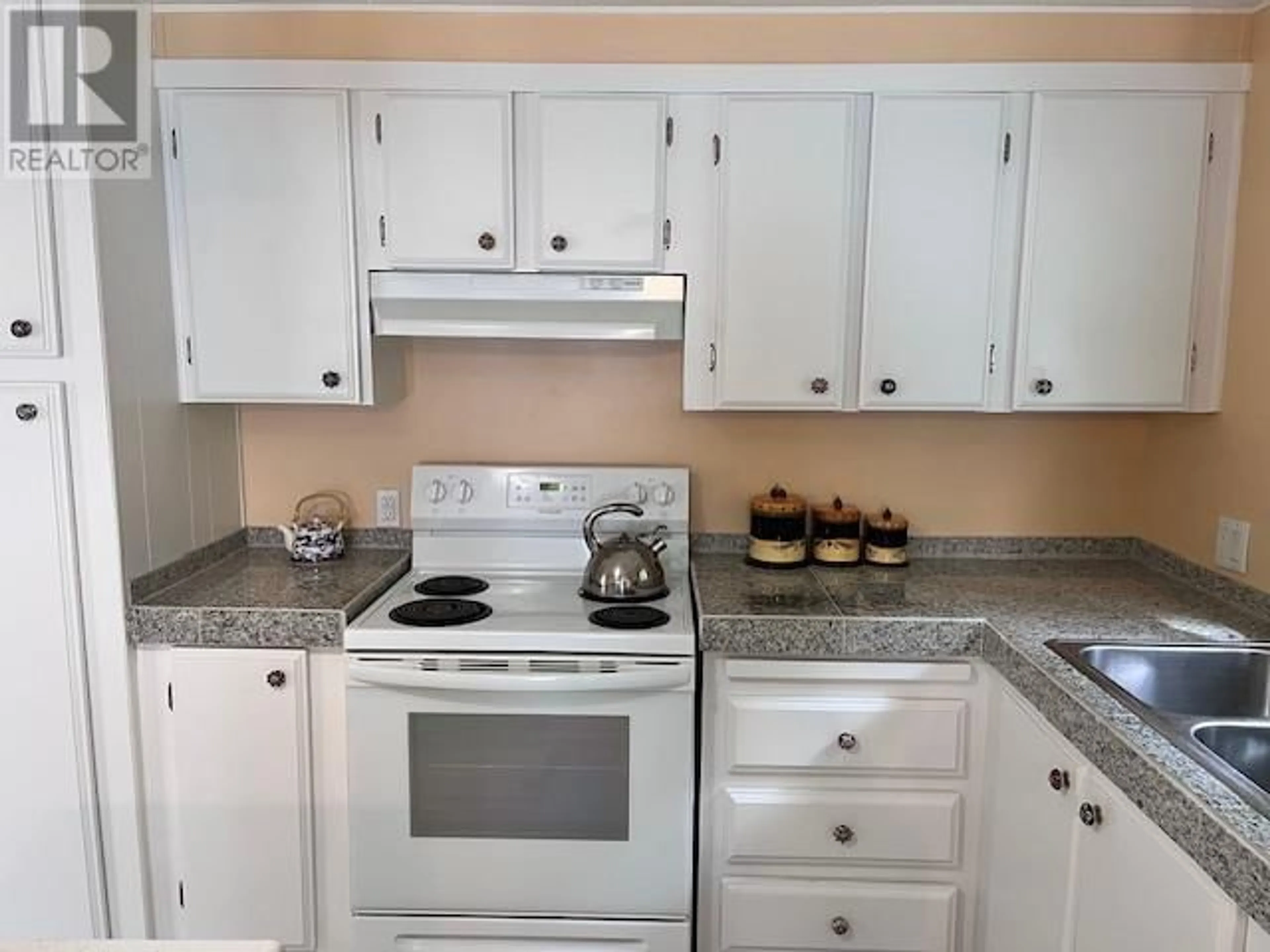 Standard kitchen, unknown for 32 - 3656 HILBORN ROAD, Quesnel British Columbia V2J3P7