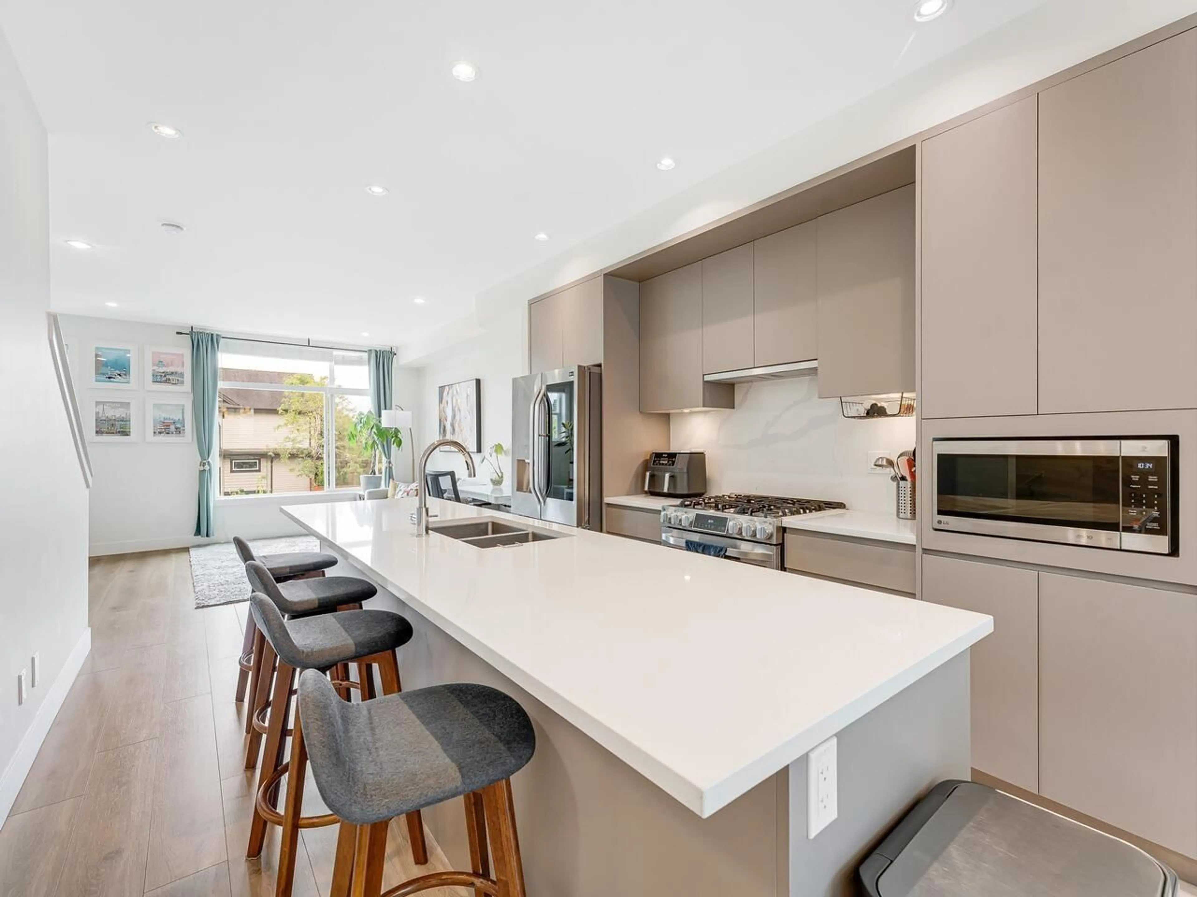 Contemporary kitchen, unknown for 30 - 2328 167A, Surrey British Columbia V3Z1H2