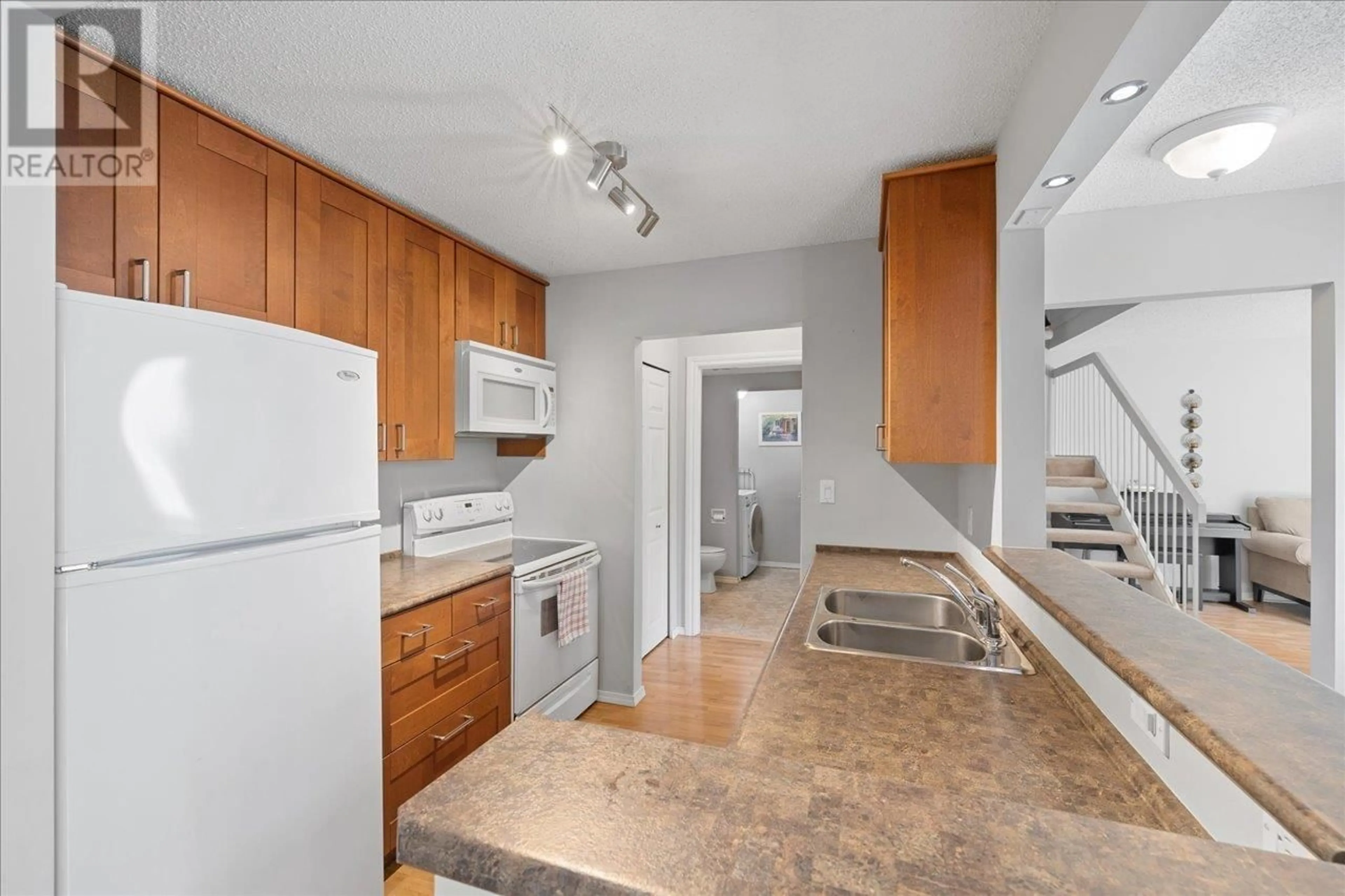 Standard kitchen, unknown for 114 - 5421 10 AVENUE, Delta British Columbia V4M3T9