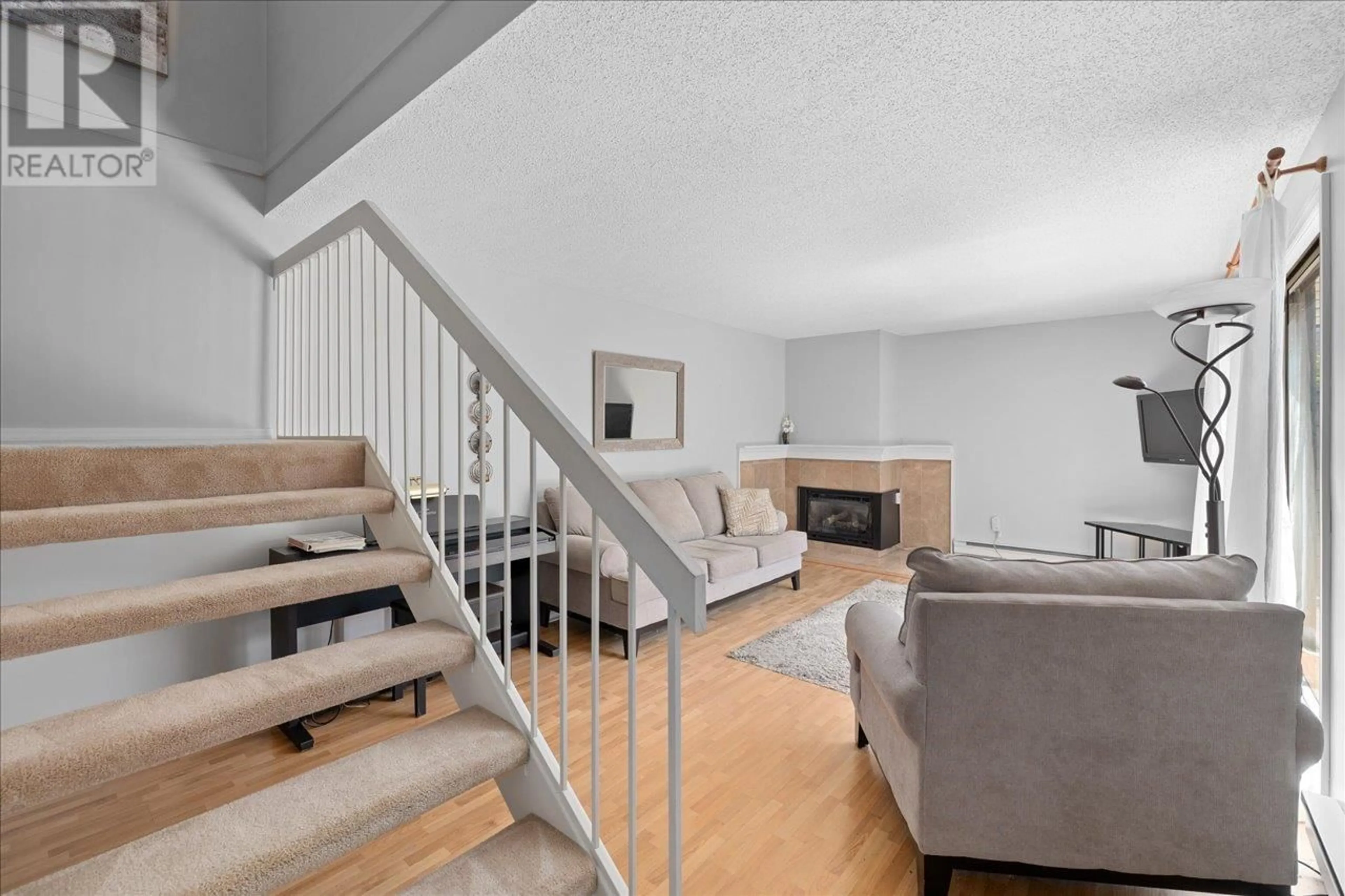 Living room with furniture, unknown for 114 - 5421 10 AVENUE, Delta British Columbia V4M3T9