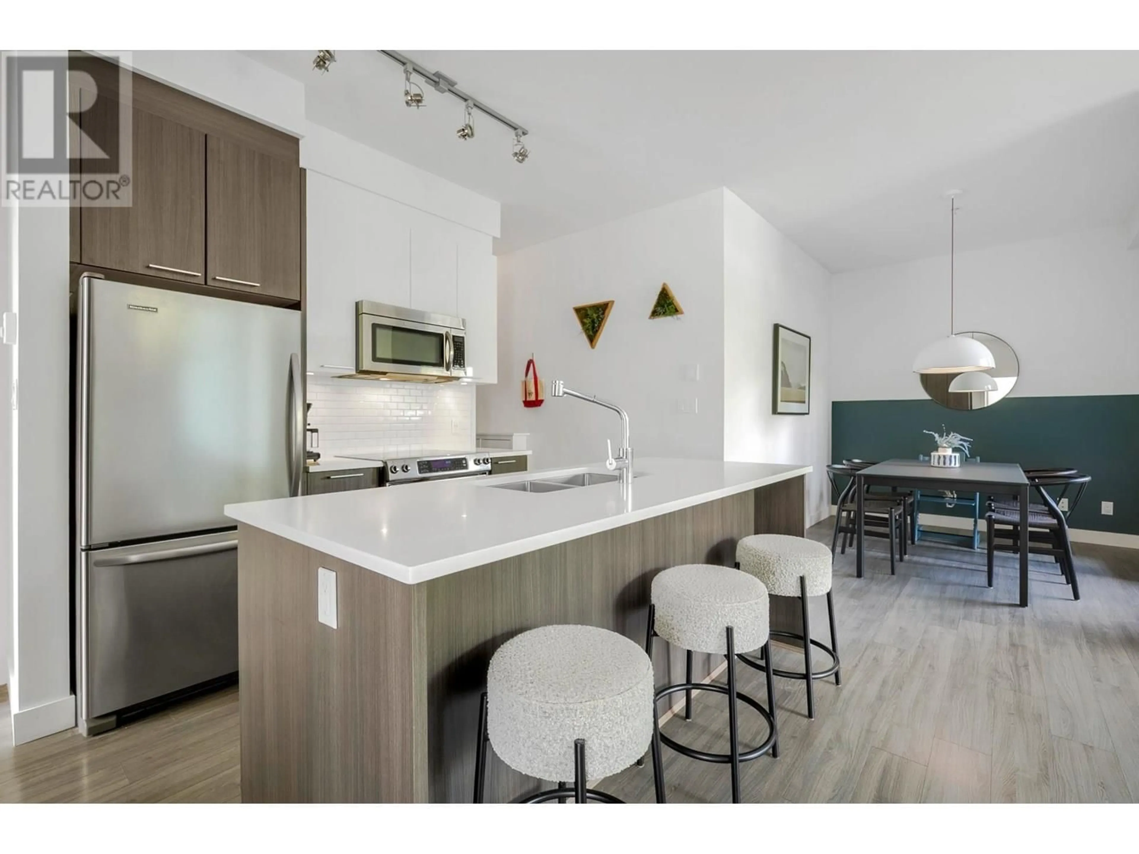 Open concept kitchen, unknown for 201 - 1201 16TH STREET, North Vancouver British Columbia V7P1R5