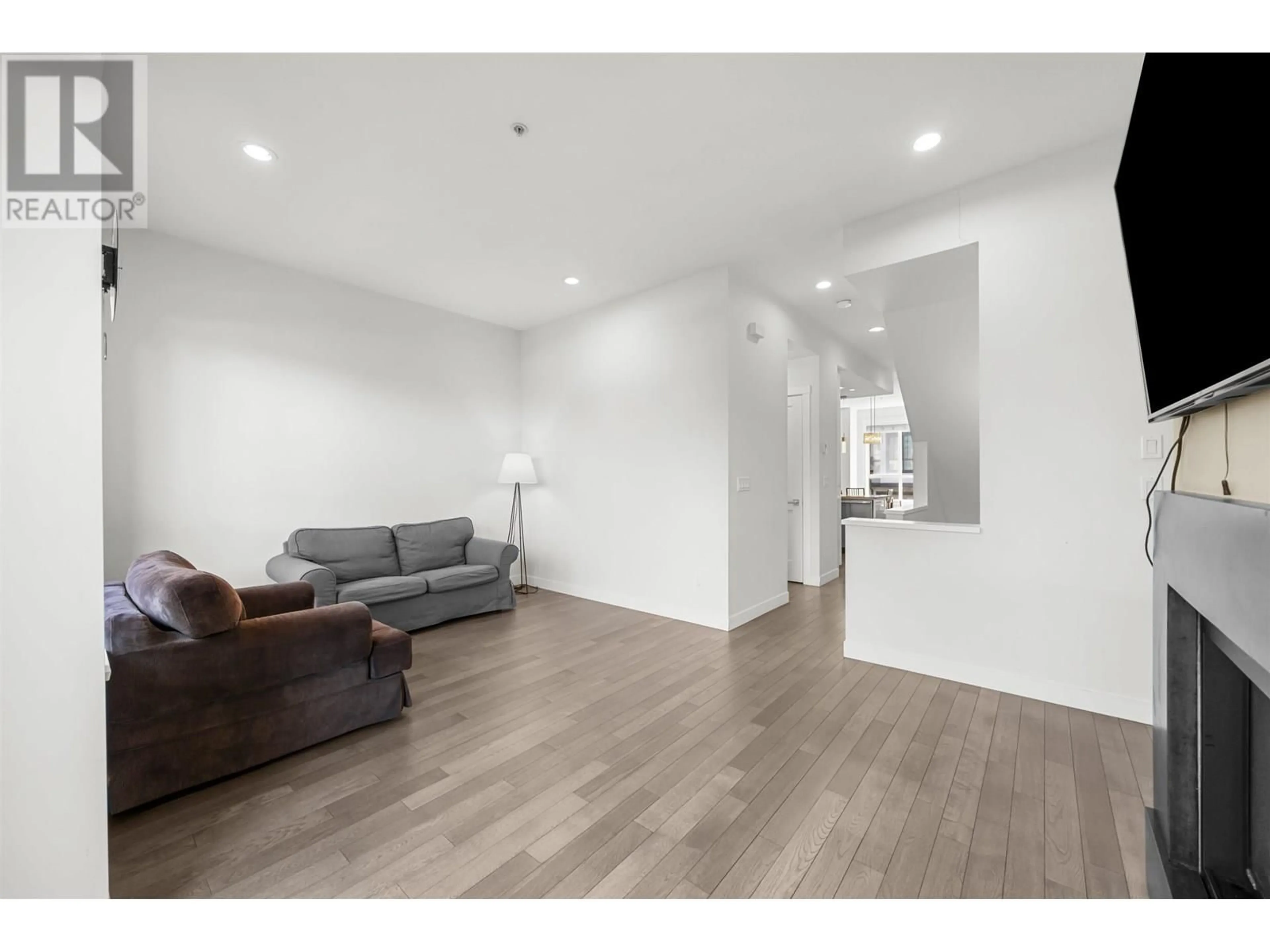 A pic of a room for 8 - 100 WOOD STREET, New Westminster British Columbia V3M0H6
