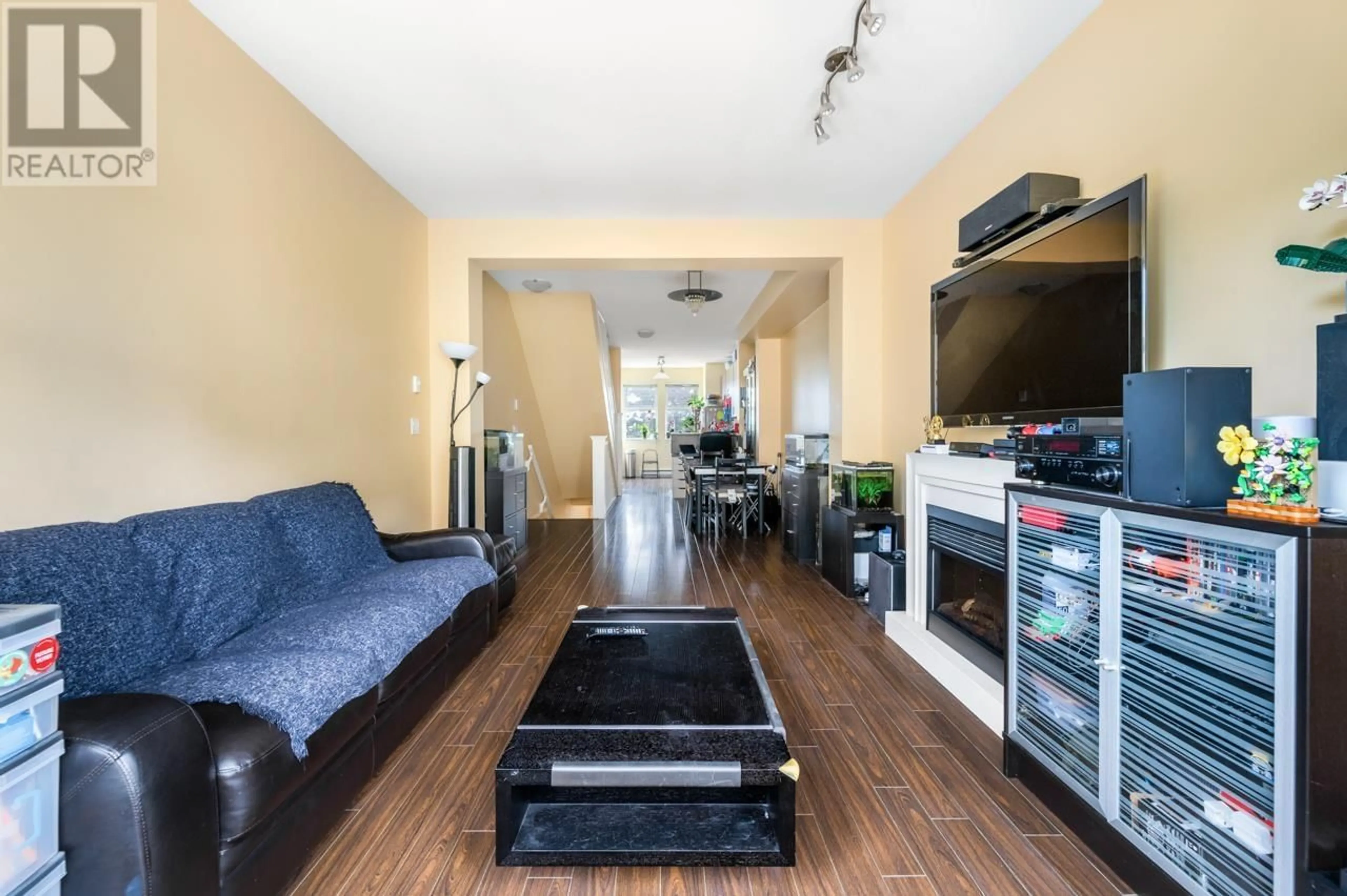 Living room with furniture, unknown for 23 - 6099 ALDER STREET, Richmond British Columbia V6Y0A8