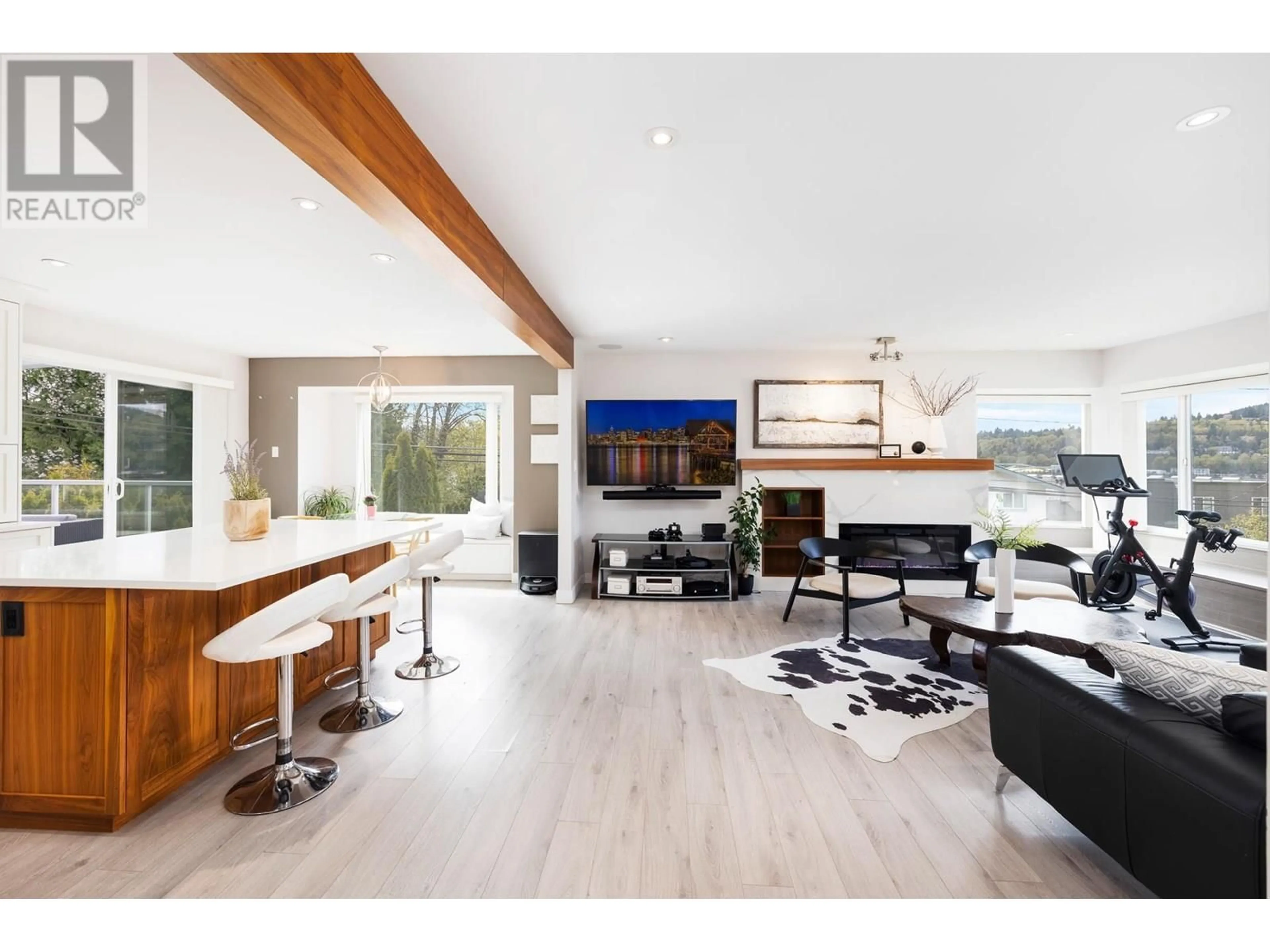 Open concept kitchen, wood/laminate floor for 2 WALTON WAY, Port Moody British Columbia V3H3P3