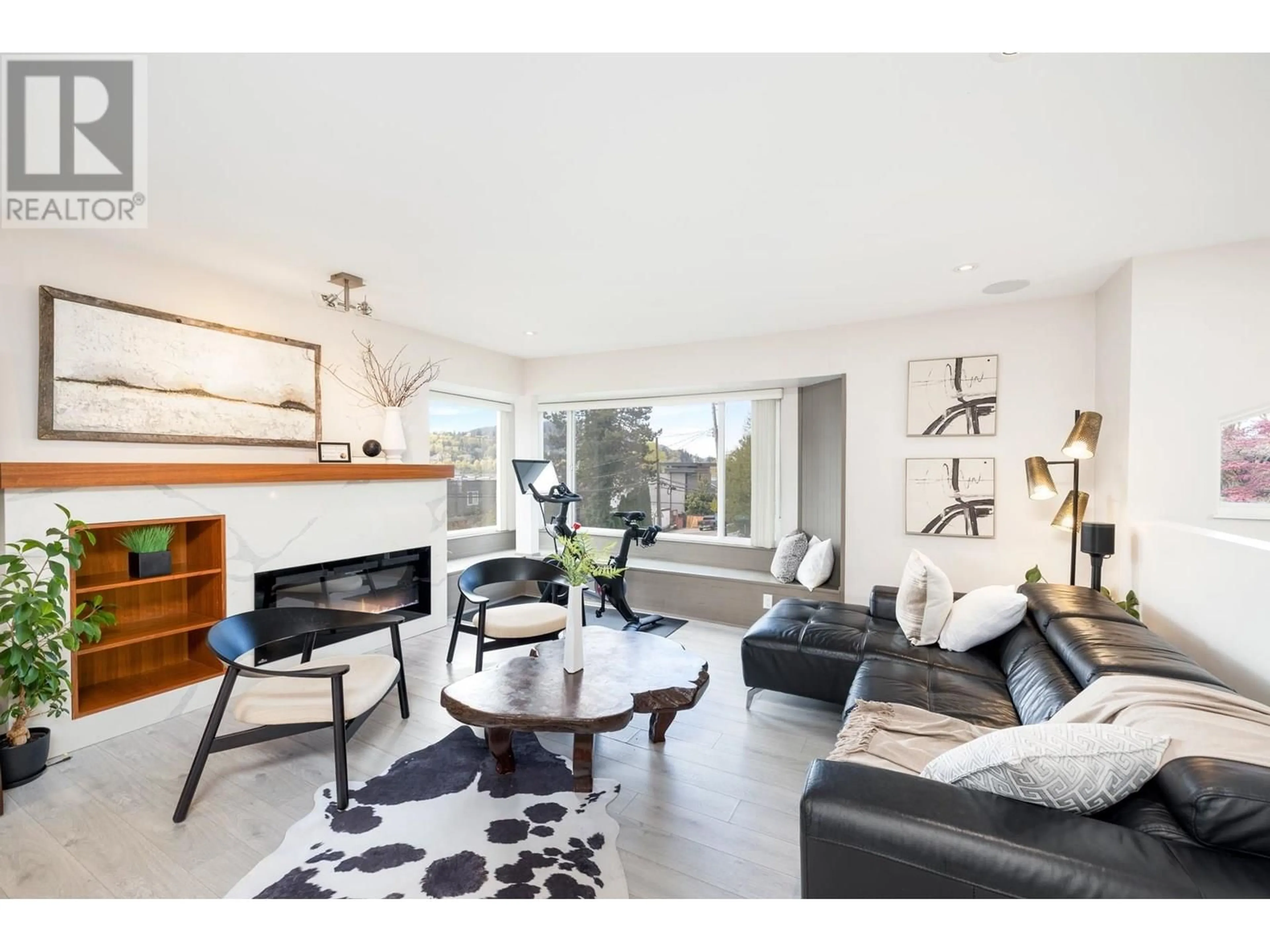 Living room with furniture, unknown for 2 WALTON WAY, Port Moody British Columbia V3H3P3