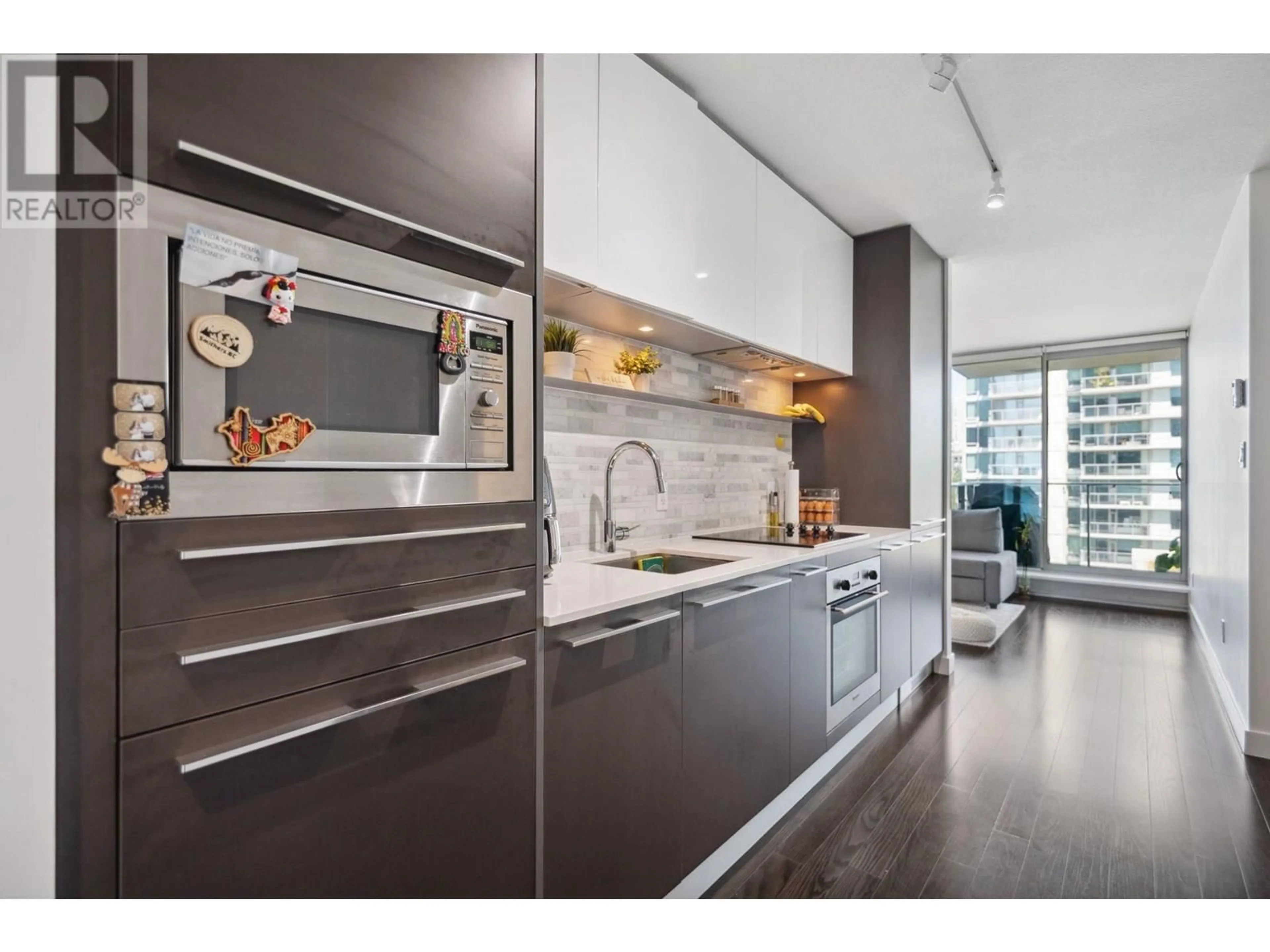 Contemporary kitchen, unknown for 1003 - 8131 NUNAVUT LANE, Vancouver British Columbia V5X0E2