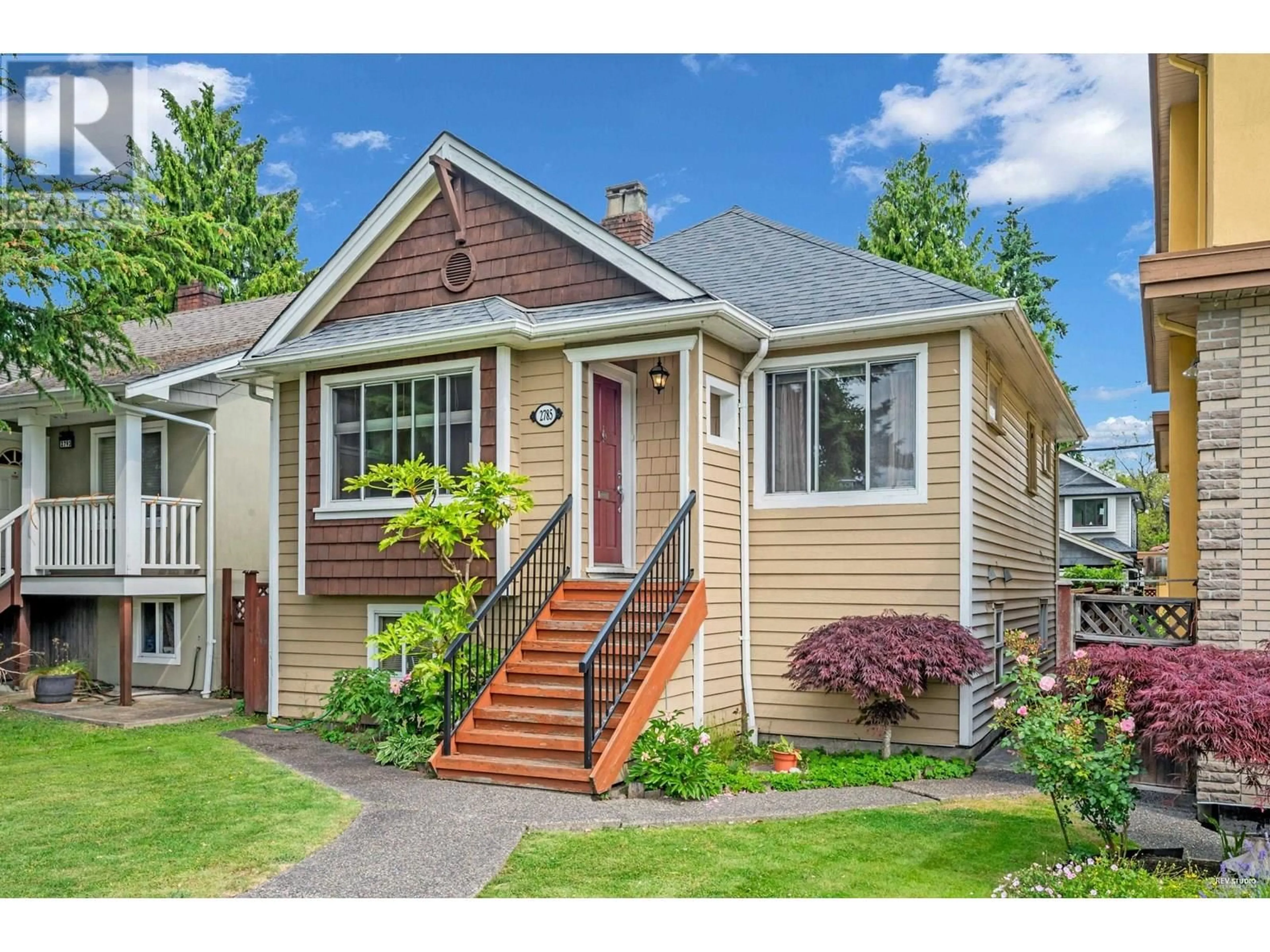 Home with vinyl exterior material, street for 2785 20TH AVENUE, Vancouver British Columbia V6L1H1