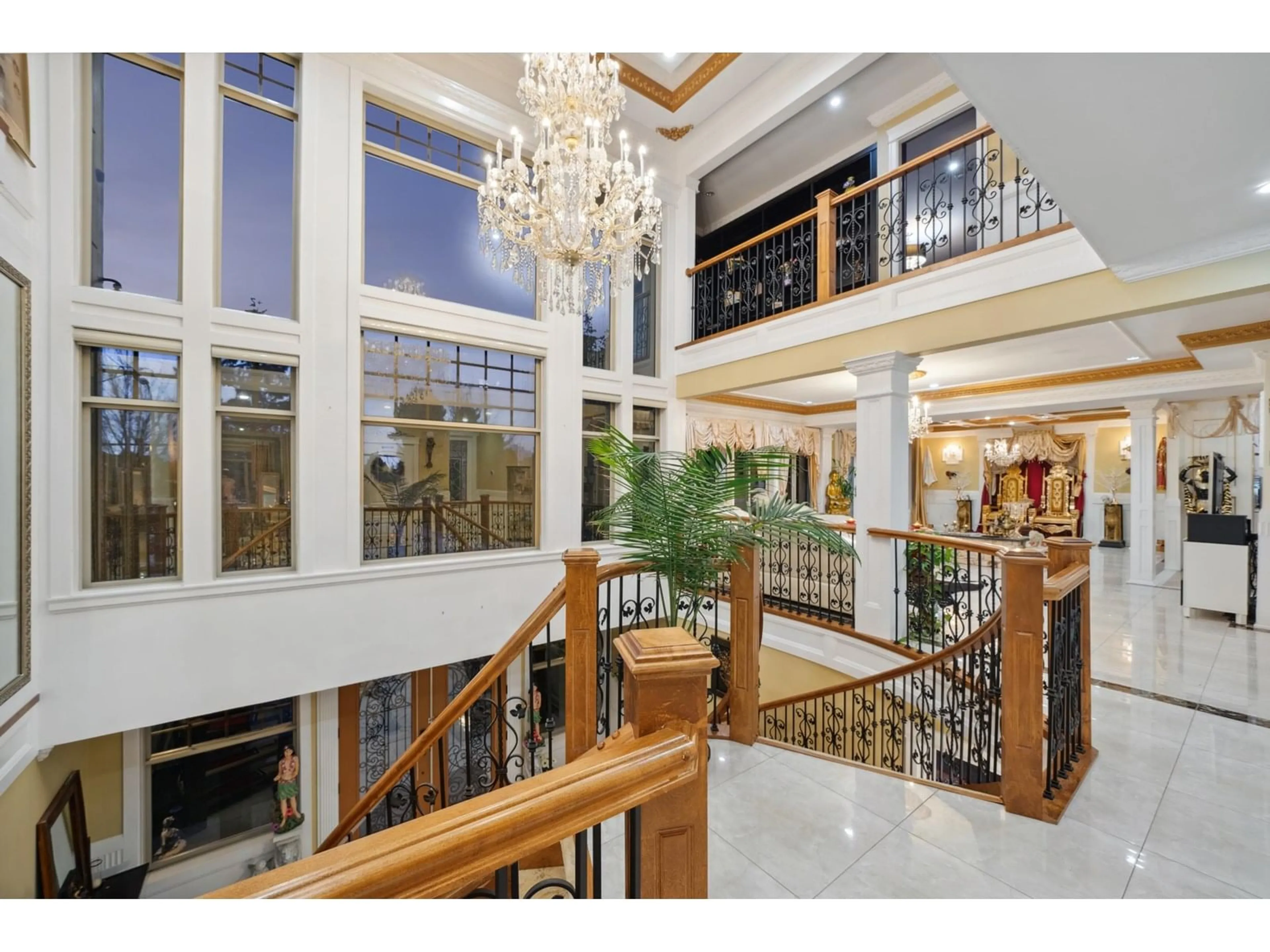 Indoor foyer for 12788 ROSS, Surrey British Columbia V3V6E1