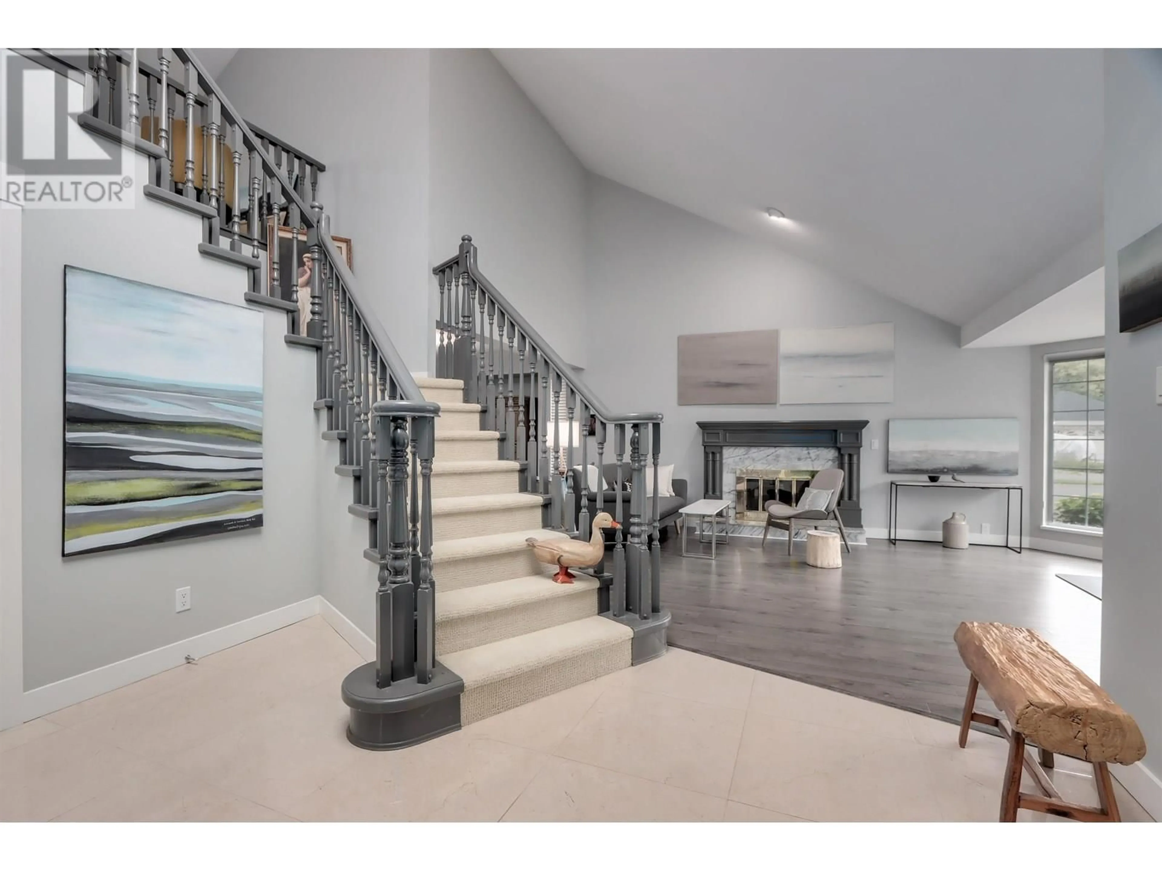 Indoor foyer for 10460 SOUTHGATE ROAD, Richmond British Columbia V7A2X6