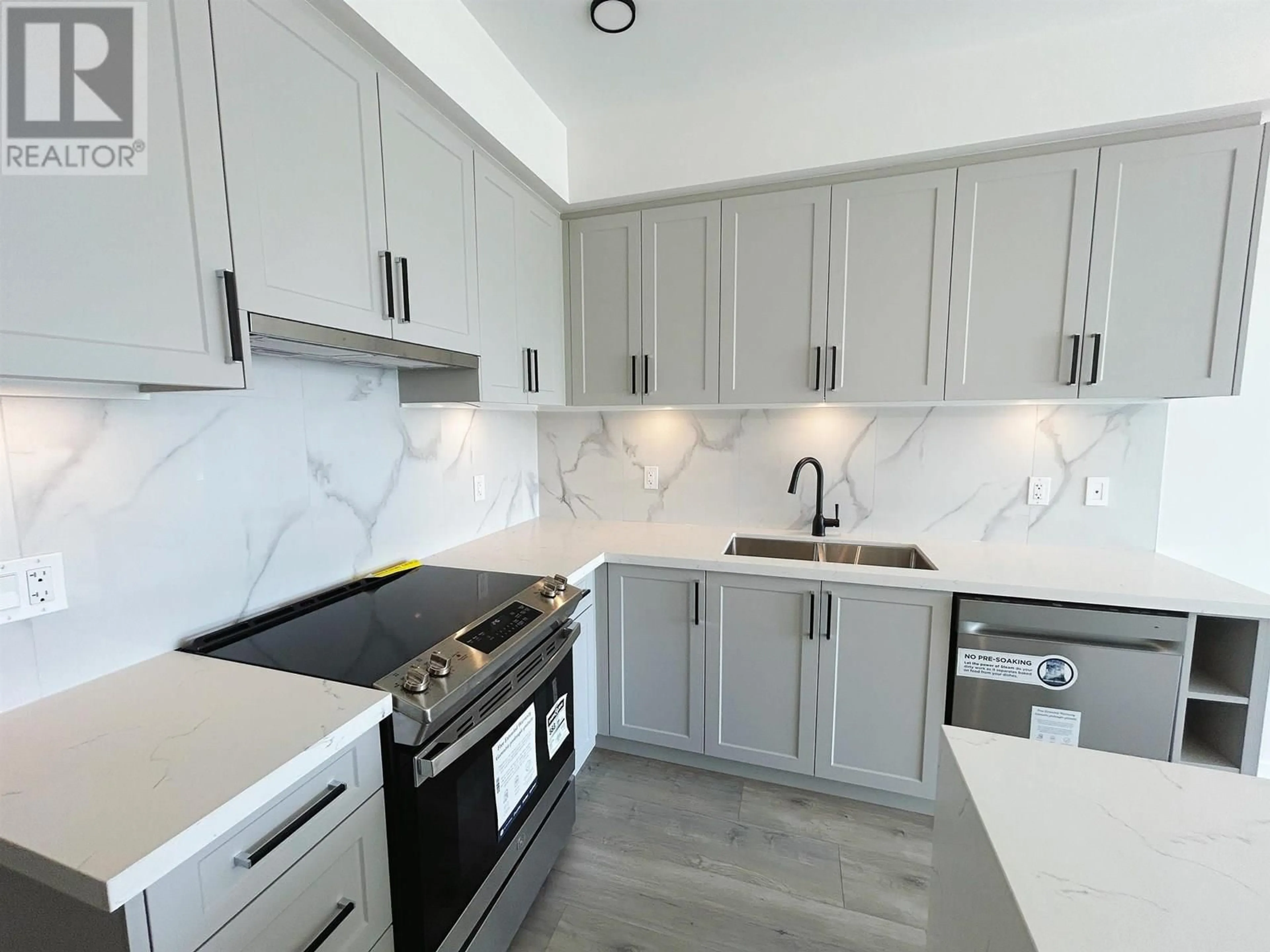 Open concept kitchen, ceramic/tile floor for 322 - 12109 223 STREET, Maple Ridge British Columbia V2X5Y6