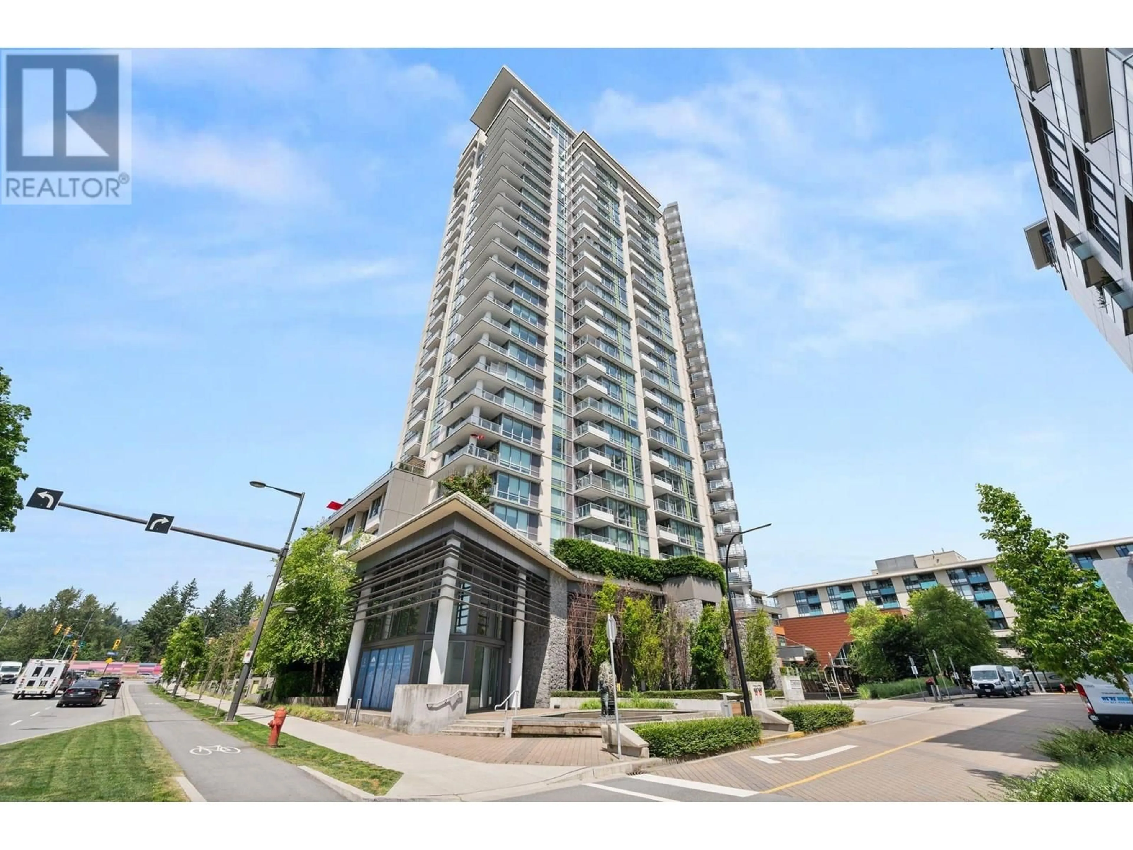 Indoor foyer for 1001 - 680 SEYLYNN CRESCENT, North Vancouver British Columbia V7J0B5