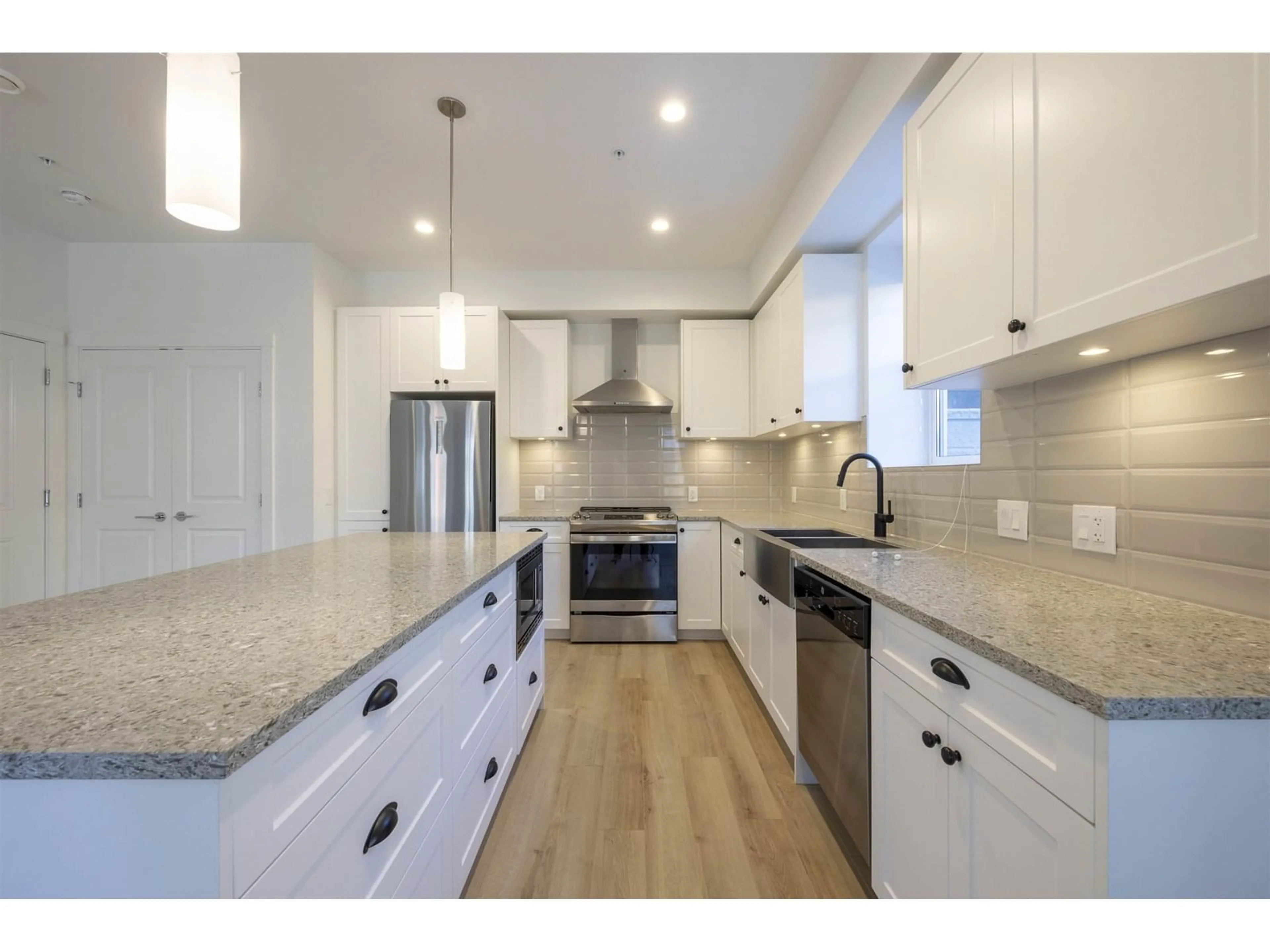 Open concept kitchen, unknown for 12 - 20487 65, Langley British Columbia V2Y3K8