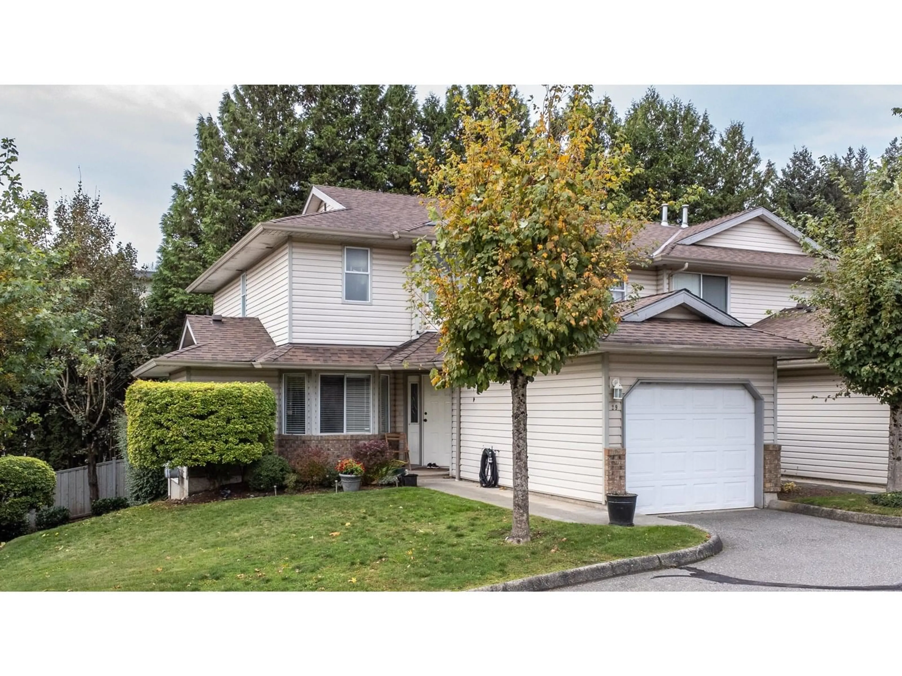 Home with vinyl exterior material, street for 29 - 2023 WINFIELD, Abbotsford British Columbia V3G1K5