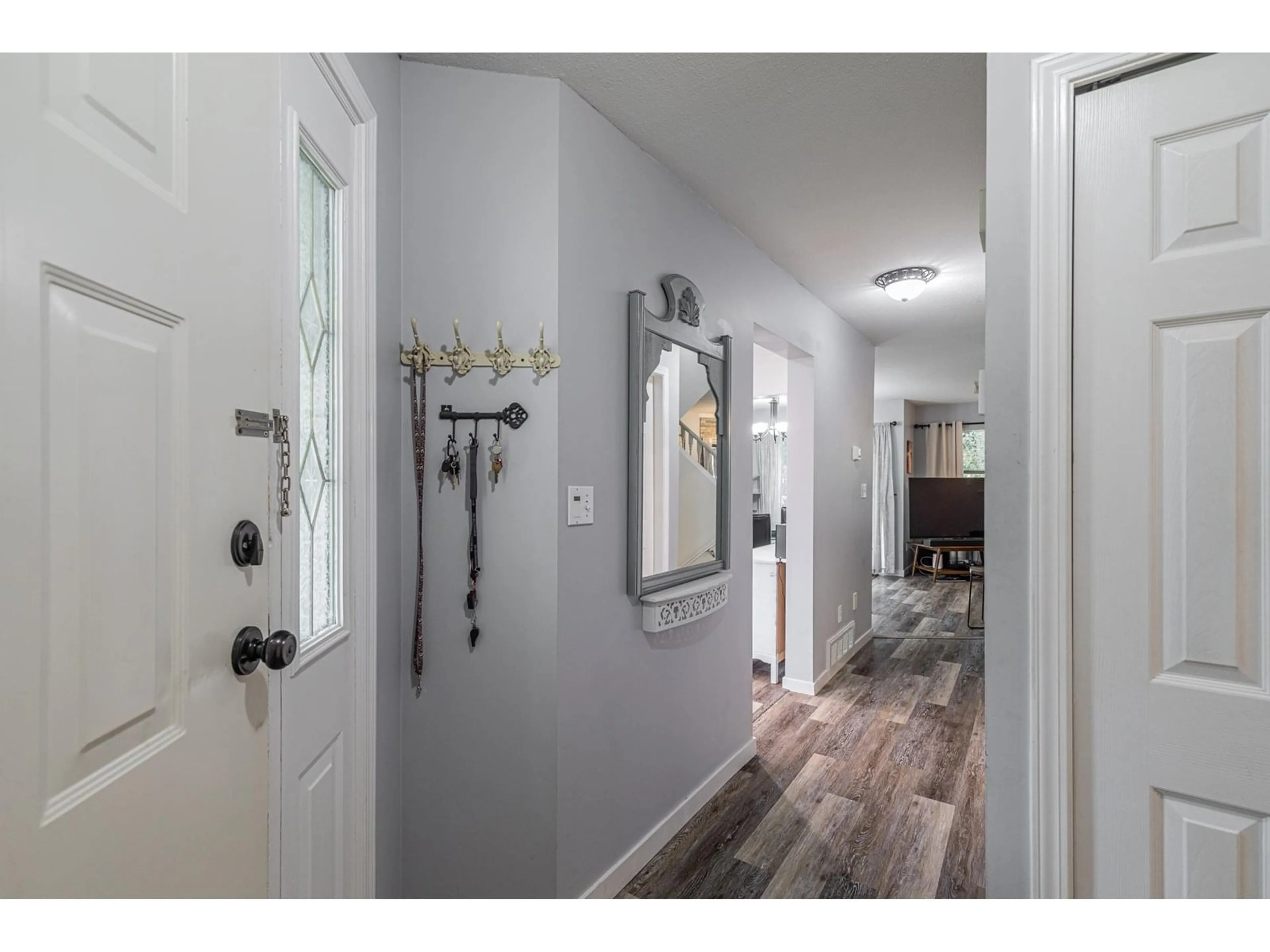 Indoor entryway for 29 - 2023 WINFIELD, Abbotsford British Columbia V3G1K5