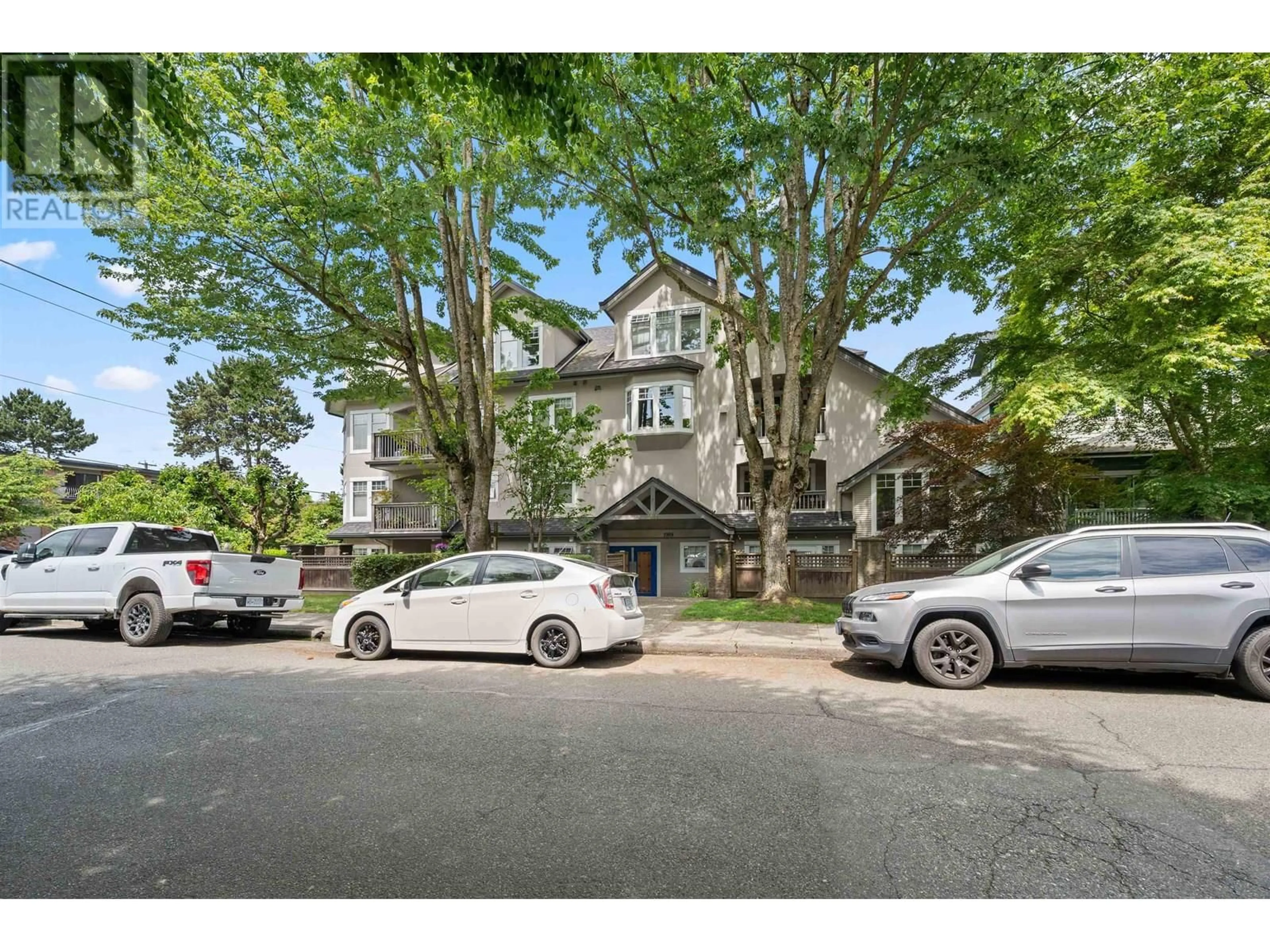 A pic from outside/outdoor area/front of a property/back of a property/a pic from drone, street for 101 - 1989 1ST AVENUE, Vancouver British Columbia V6J1G7