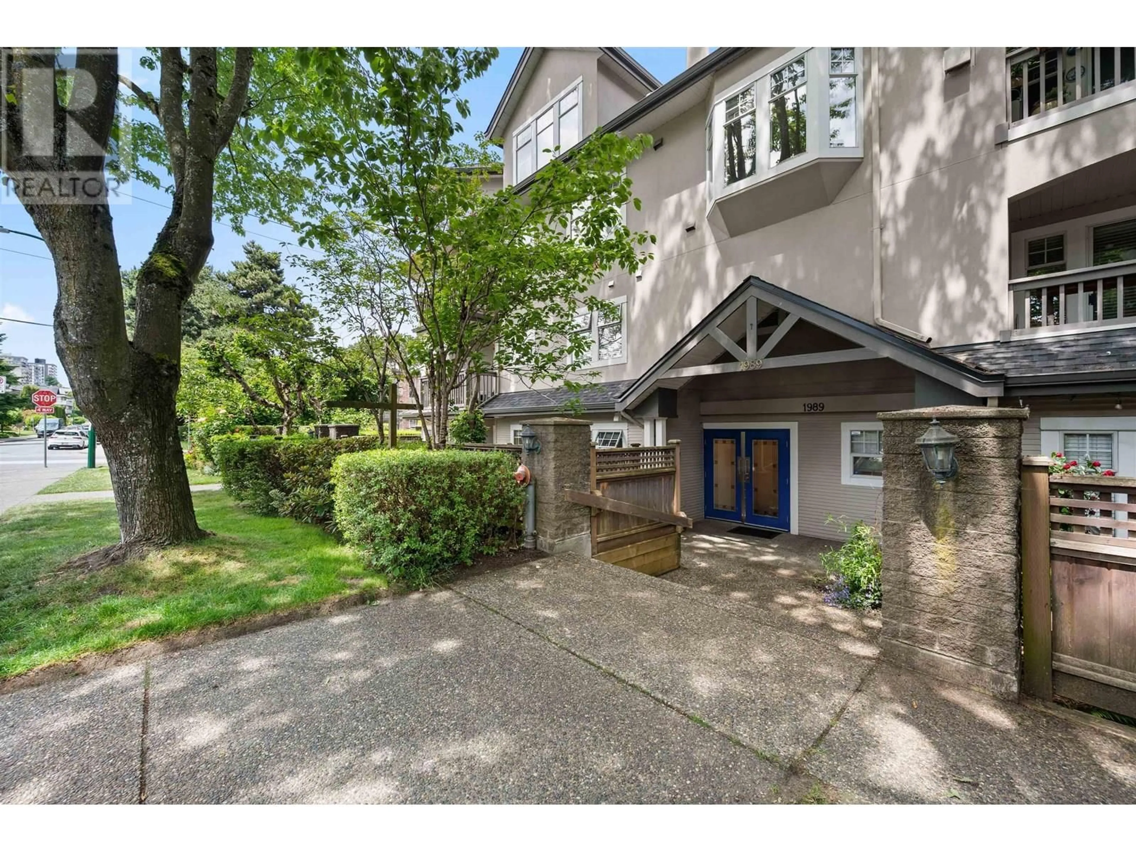 A pic from outside/outdoor area/front of a property/back of a property/a pic from drone, street for 101 - 1989 1ST AVENUE, Vancouver British Columbia V6J1G7