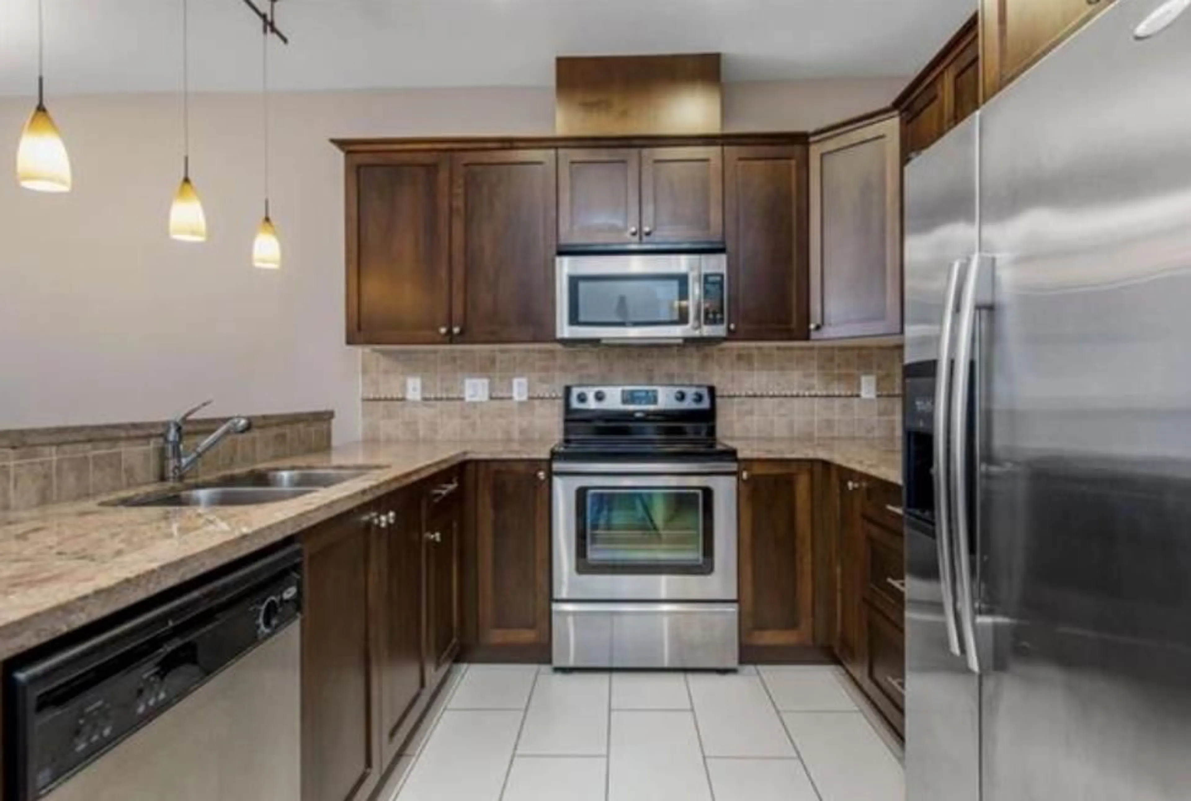 Standard kitchen, ceramic/tile floor for 603 - 14333 104, Surrey British Columbia V3T0E1