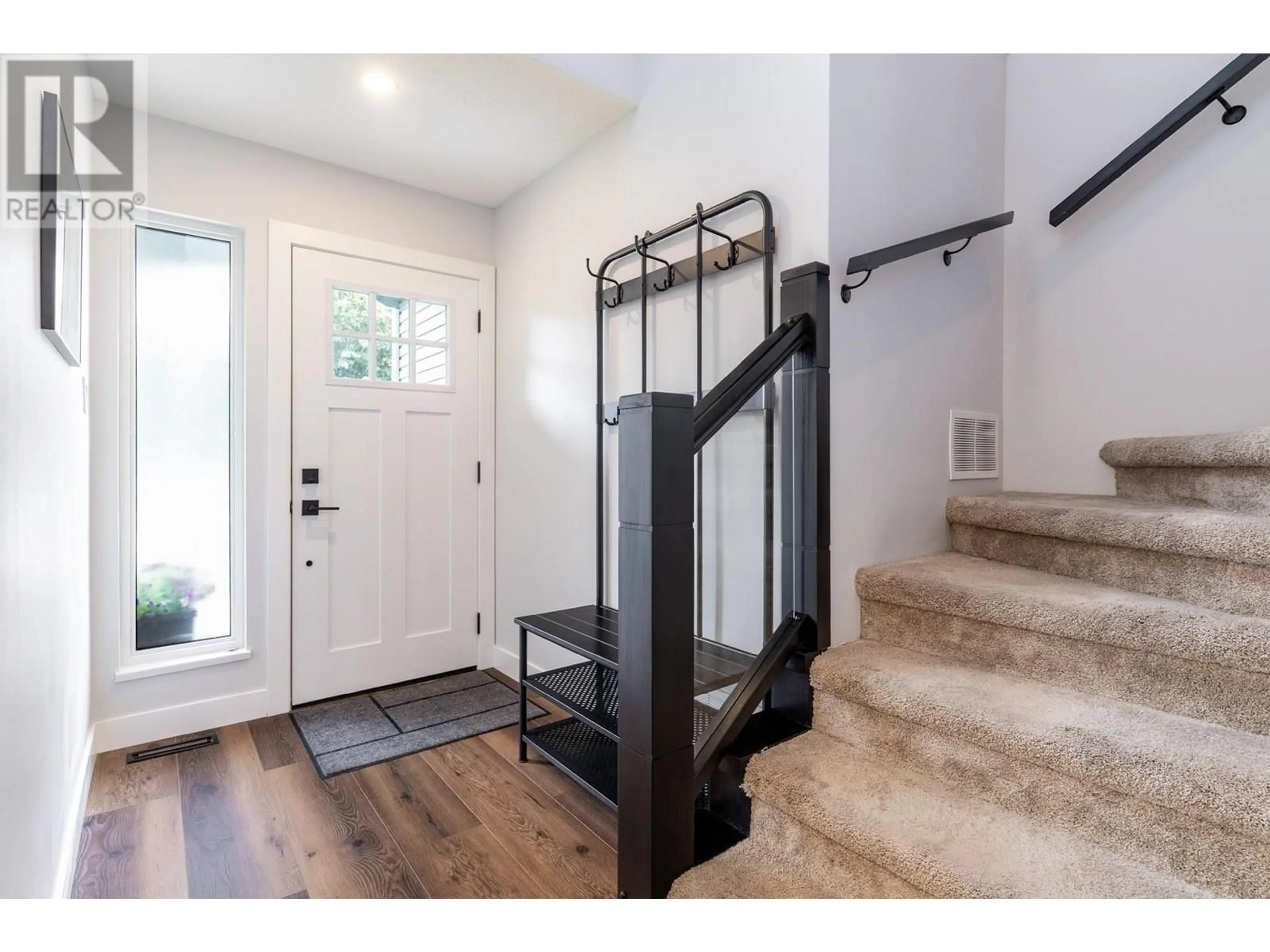 Indoor entryway for 4734 CEDAR TREE LANE, Ladner British Columbia V4K4G6