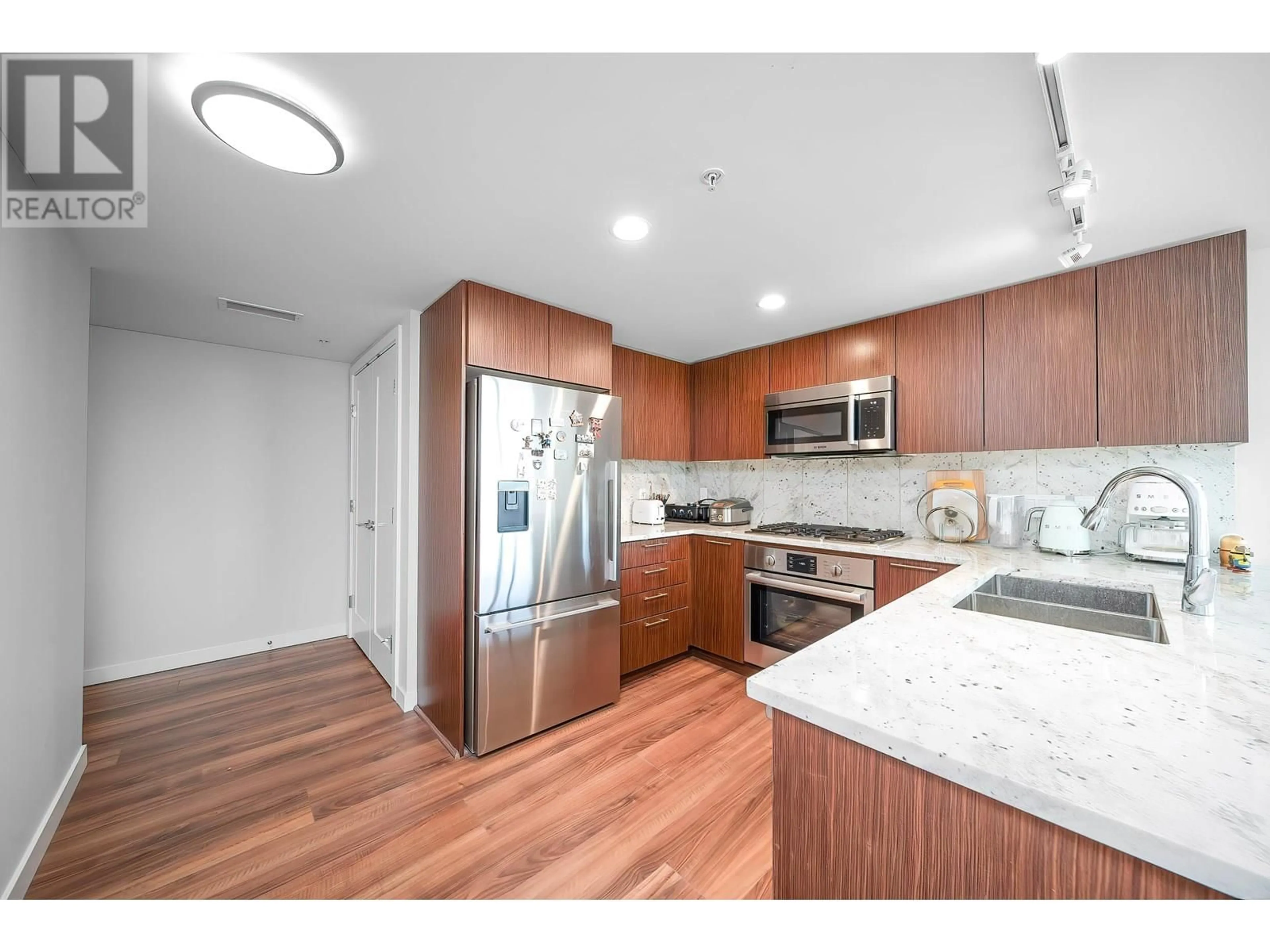 Standard kitchen, unknown for 809 - 8699 HAZELBRIDGE WAY, Richmond British Columbia V6X0T4