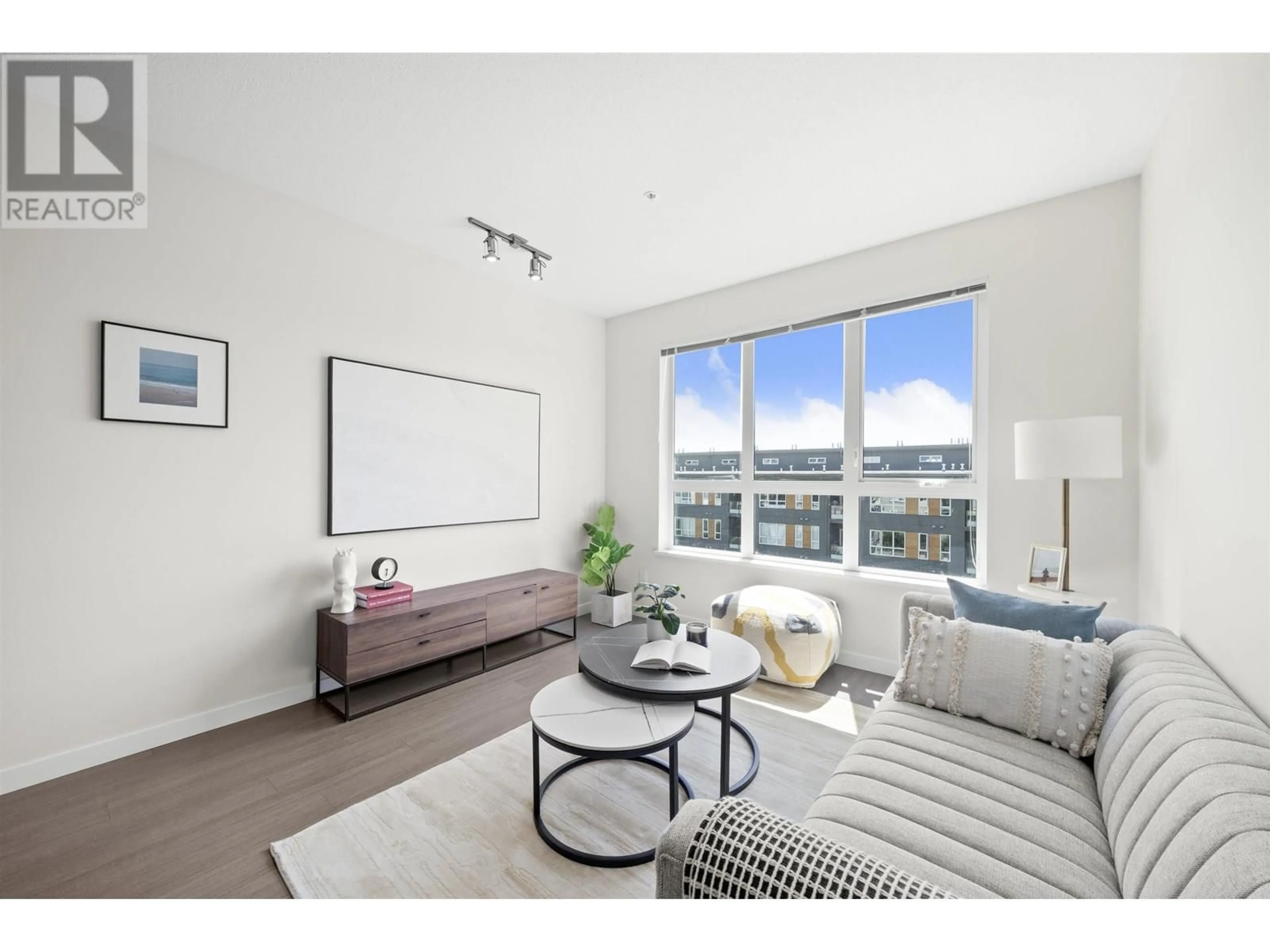 Living room with furniture, unknown for 308 - 9168 SLOPES MEWS, Burnaby British Columbia V5A0E4