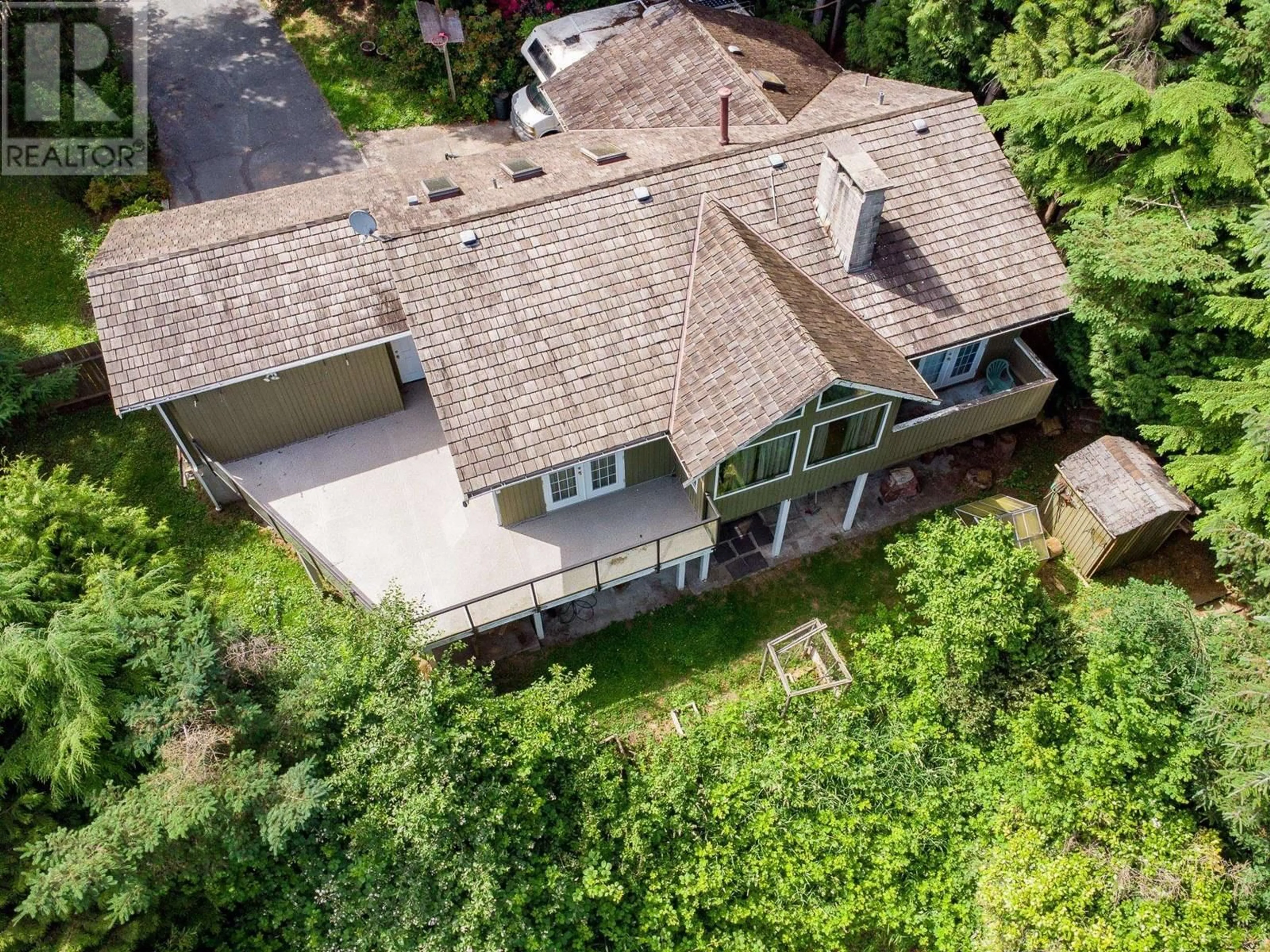 A pic from outside/outdoor area/front of a property/back of a property/a pic from drone, unknown for 1890 CHARLES STREET, Port Moody British Columbia V3H2M3