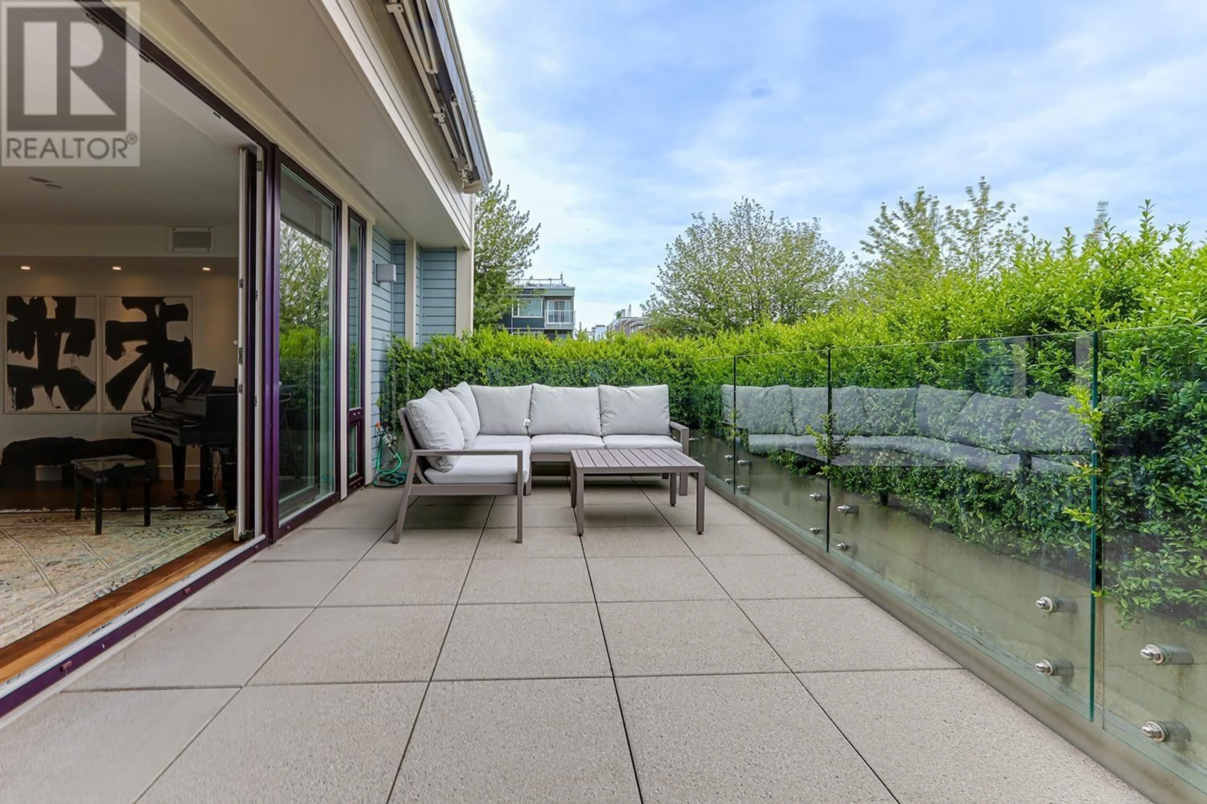Patio, street for 101 - 977 8TH AVENUE, Vancouver British Columbia V5Z1E4