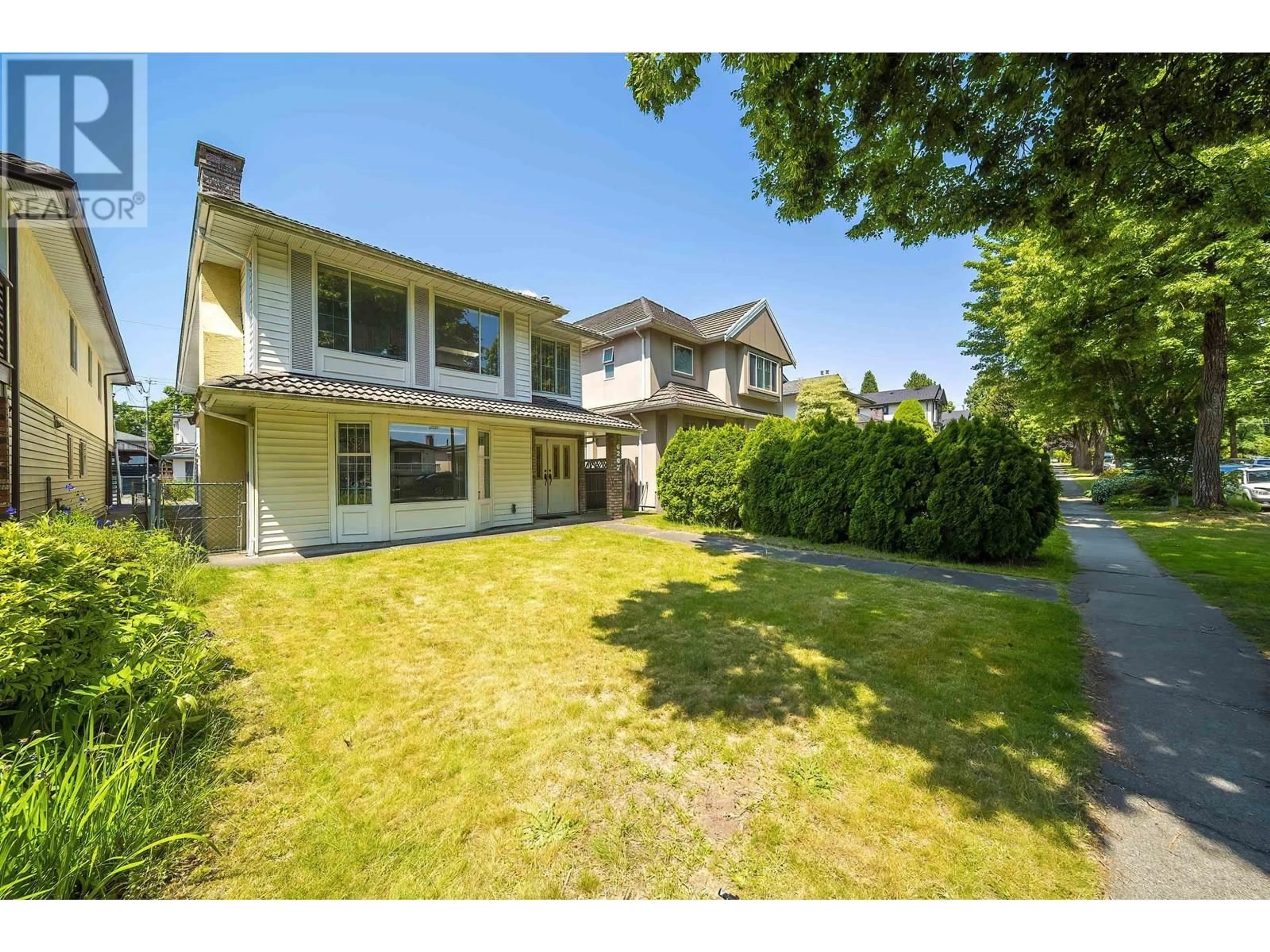A pic from outside/outdoor area/front of a property/back of a property/a pic from drone, street for 6207 WINDSOR STREET, Vancouver British Columbia V5W3J2
