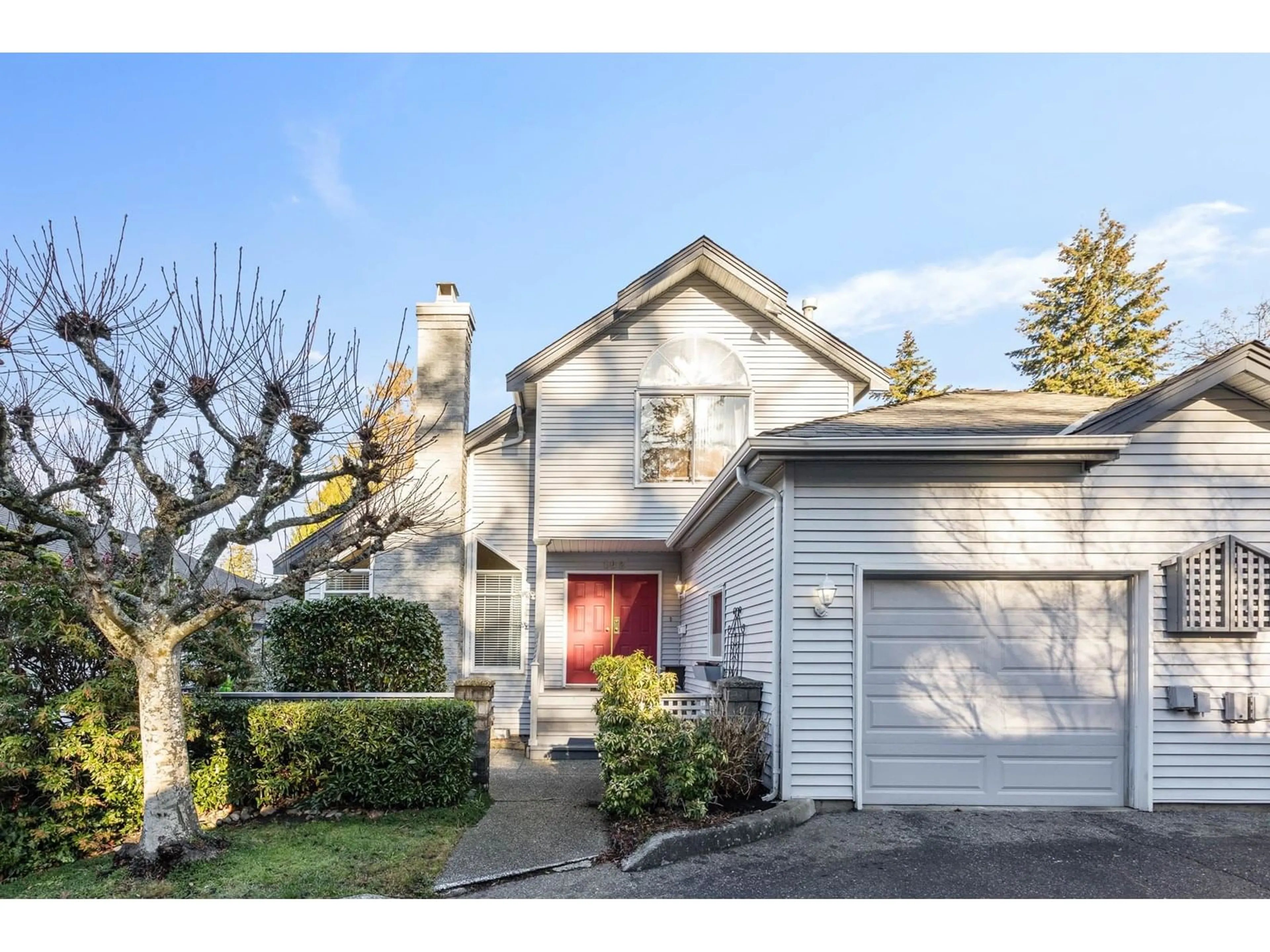 Home with vinyl exterior material, street for 102 - 1744 128, Surrey British Columbia V4A3V4