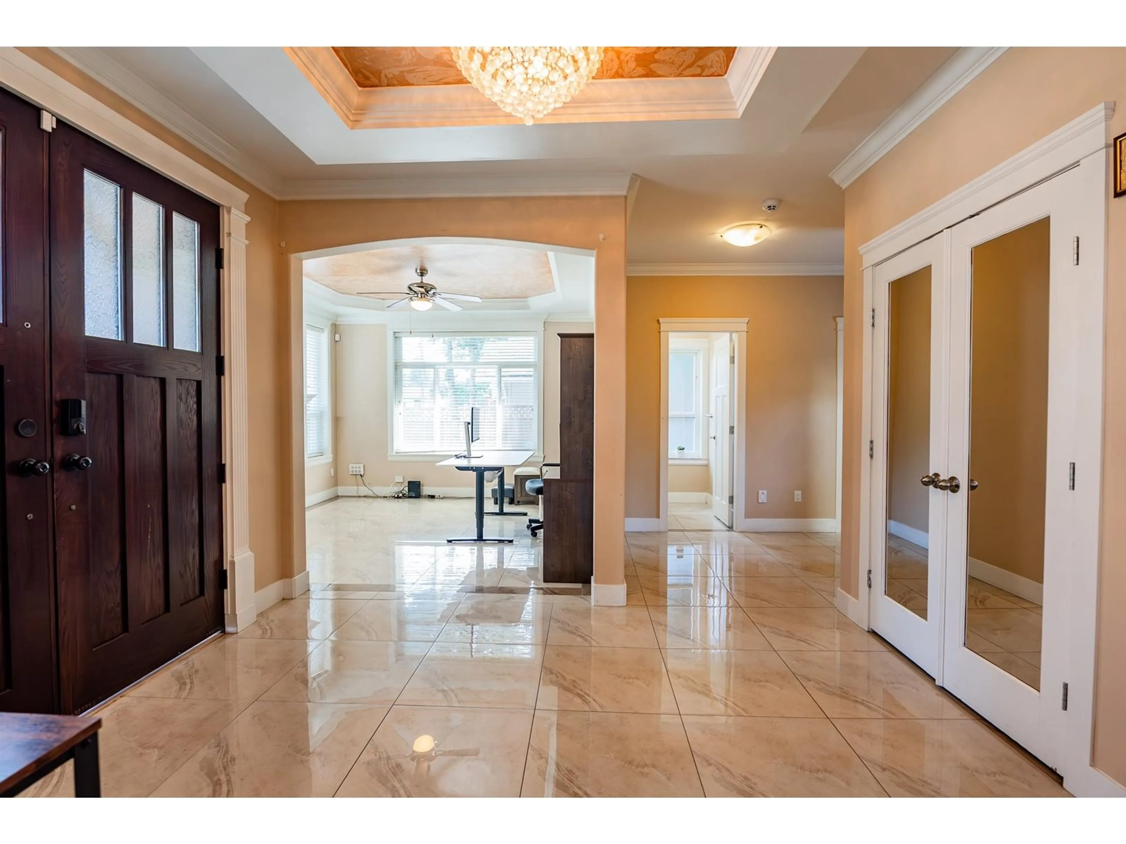 Indoor foyer for 11629 86, Delta British Columbia V4C2X5