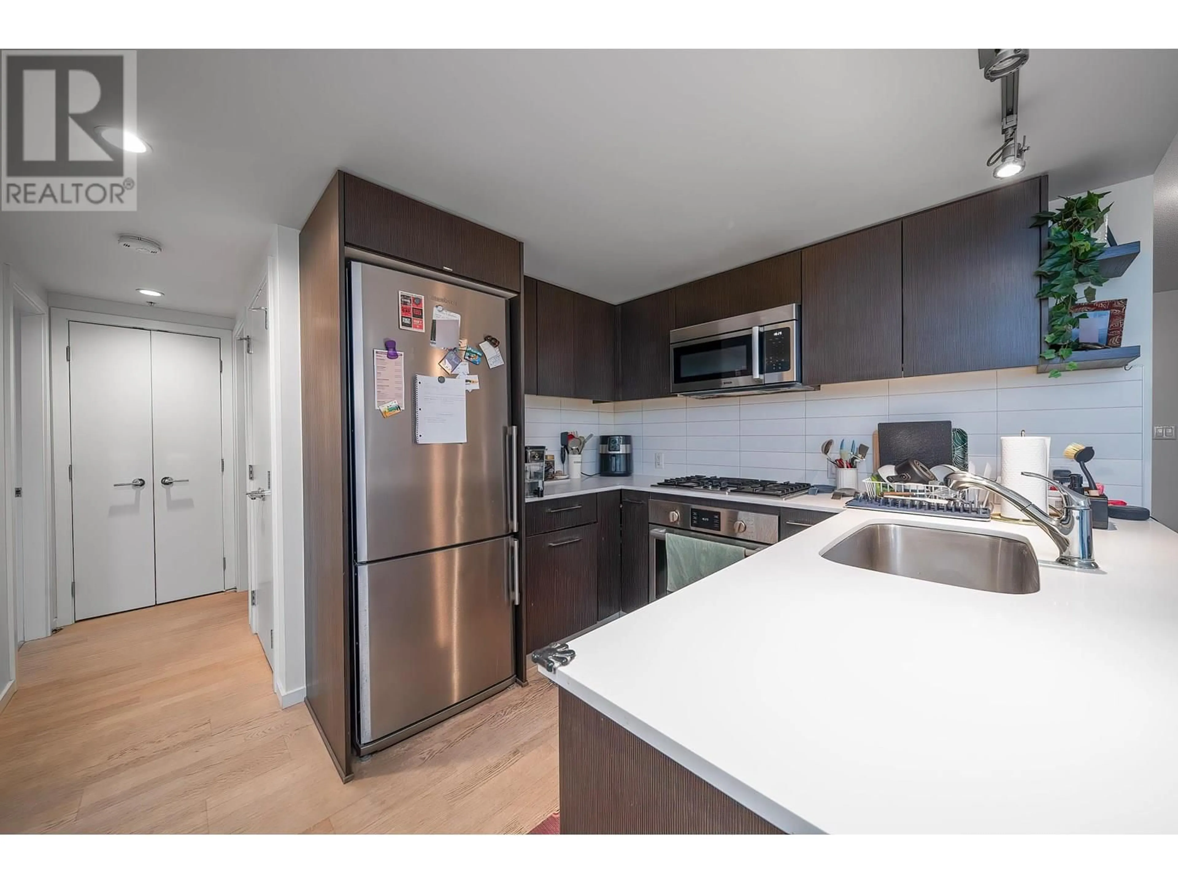 Standard kitchen, wood/laminate floor for 1509 - 7888 ACKROYD ROAD, Richmond British Columbia V6X0M9